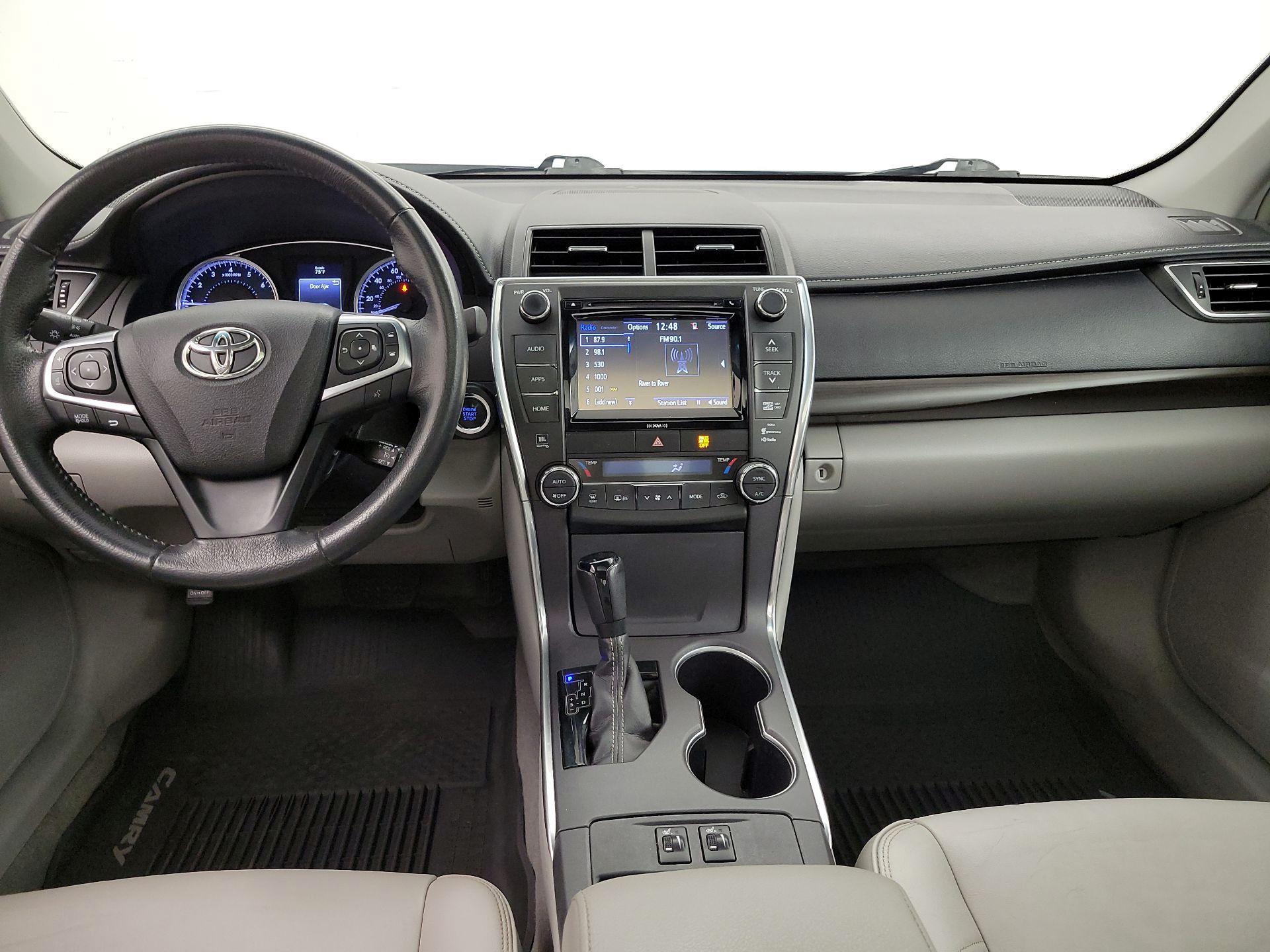 Thumbnail: 2017 Toyota Camry - 9