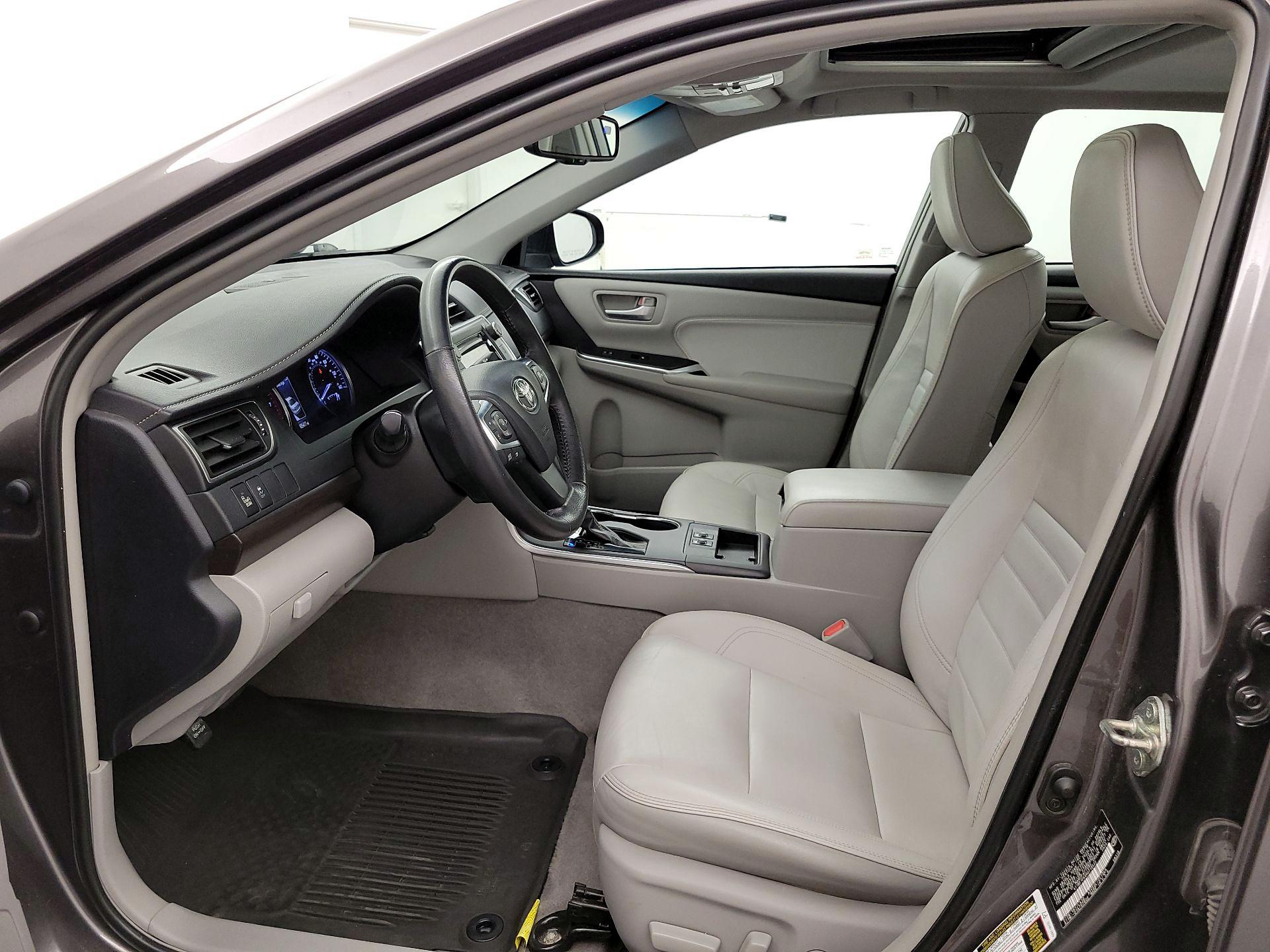 Thumbnail: 2017 Toyota Camry - 11