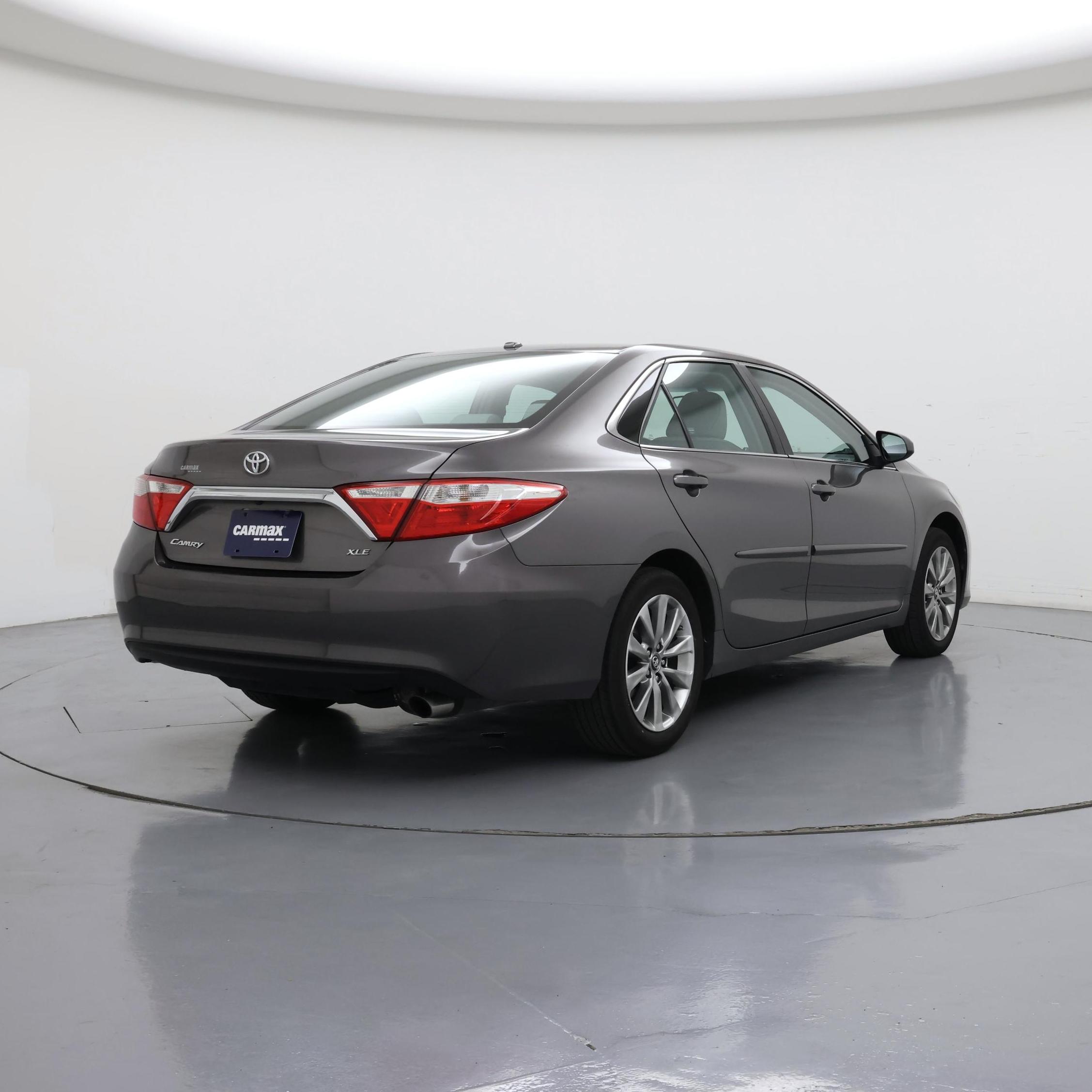 Thumbnail: 2017 Toyota Camry - 8