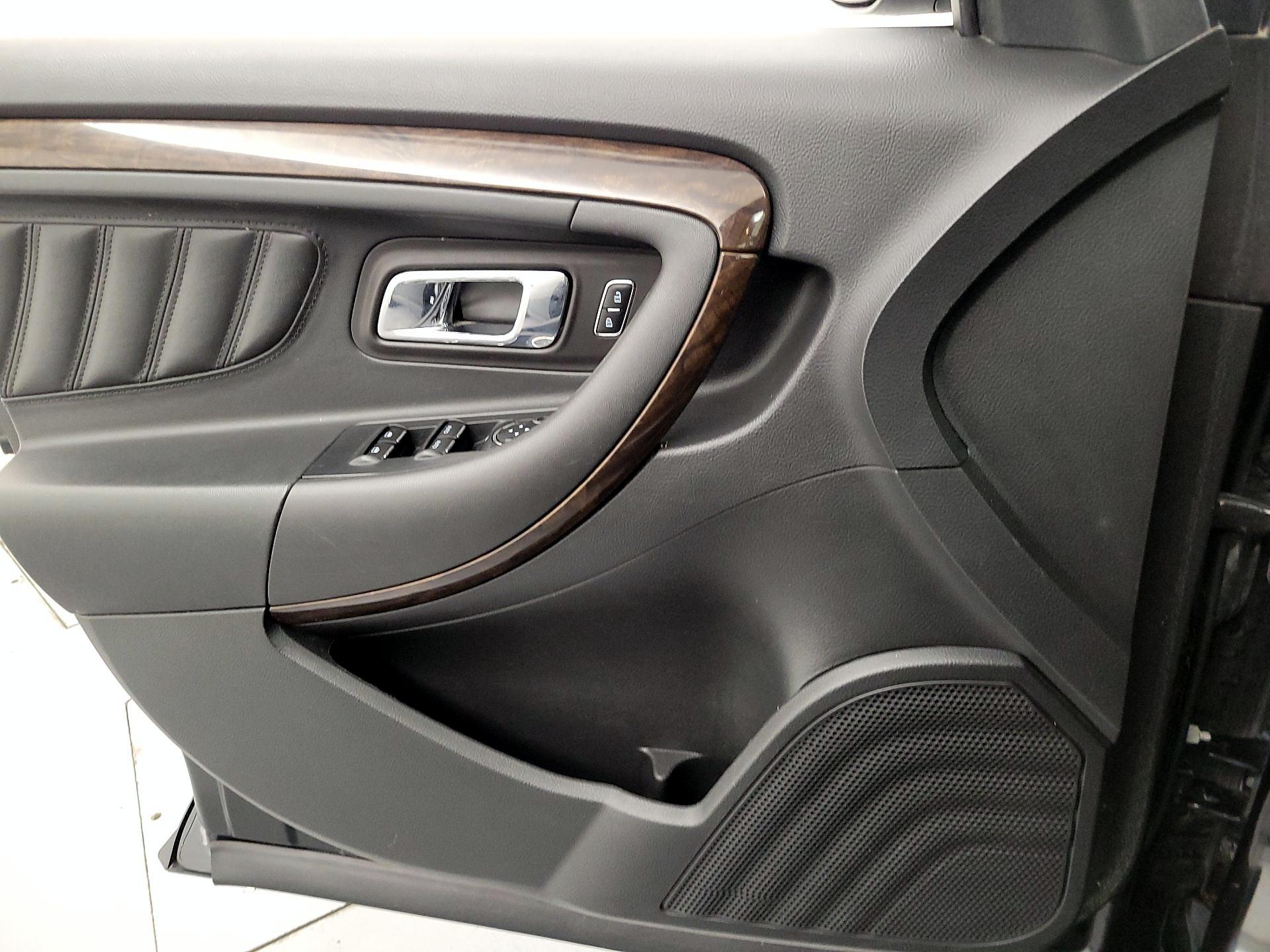 Thumbnail: 2014 Ford Taurus - 12