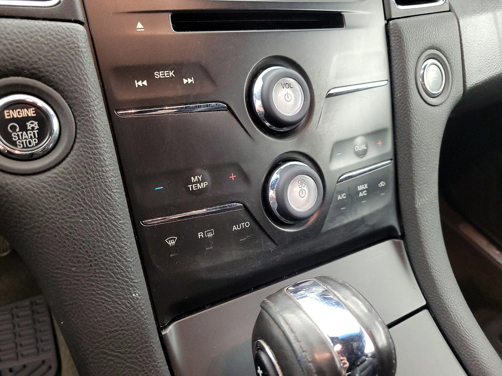 Thumbnail: 2014 Ford Taurus - 16