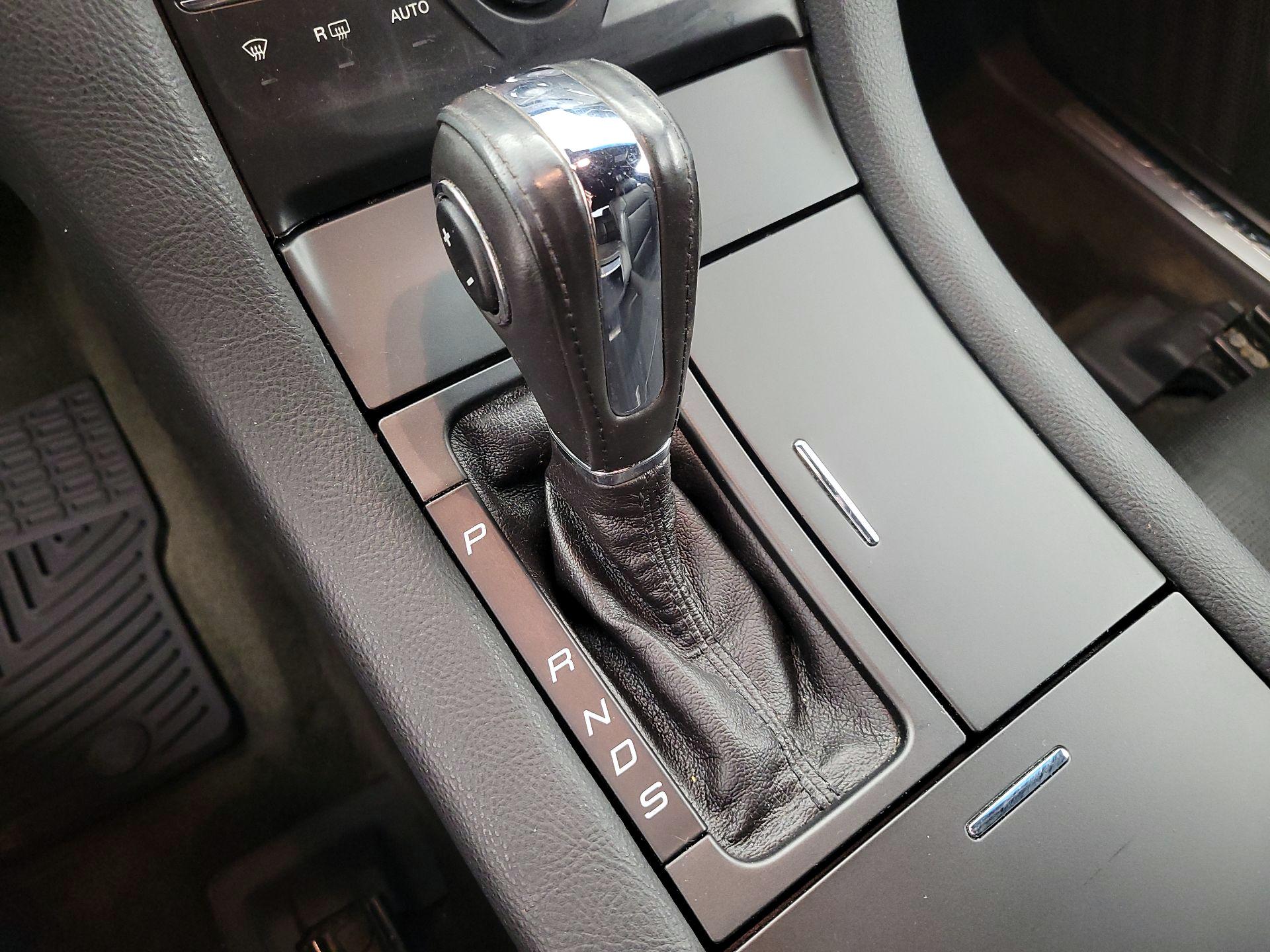 Thumbnail: 2014 Ford Taurus - 17