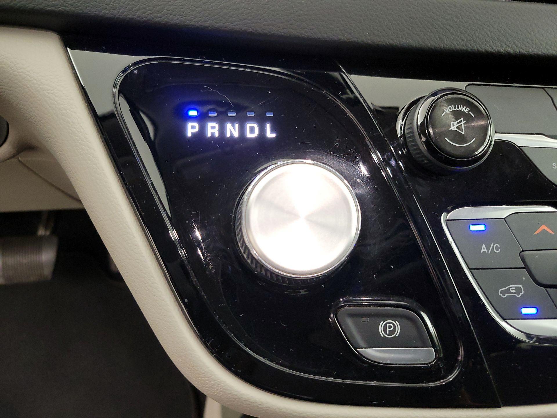Thumbnail: 2017 Chrysler Pacifica - 16