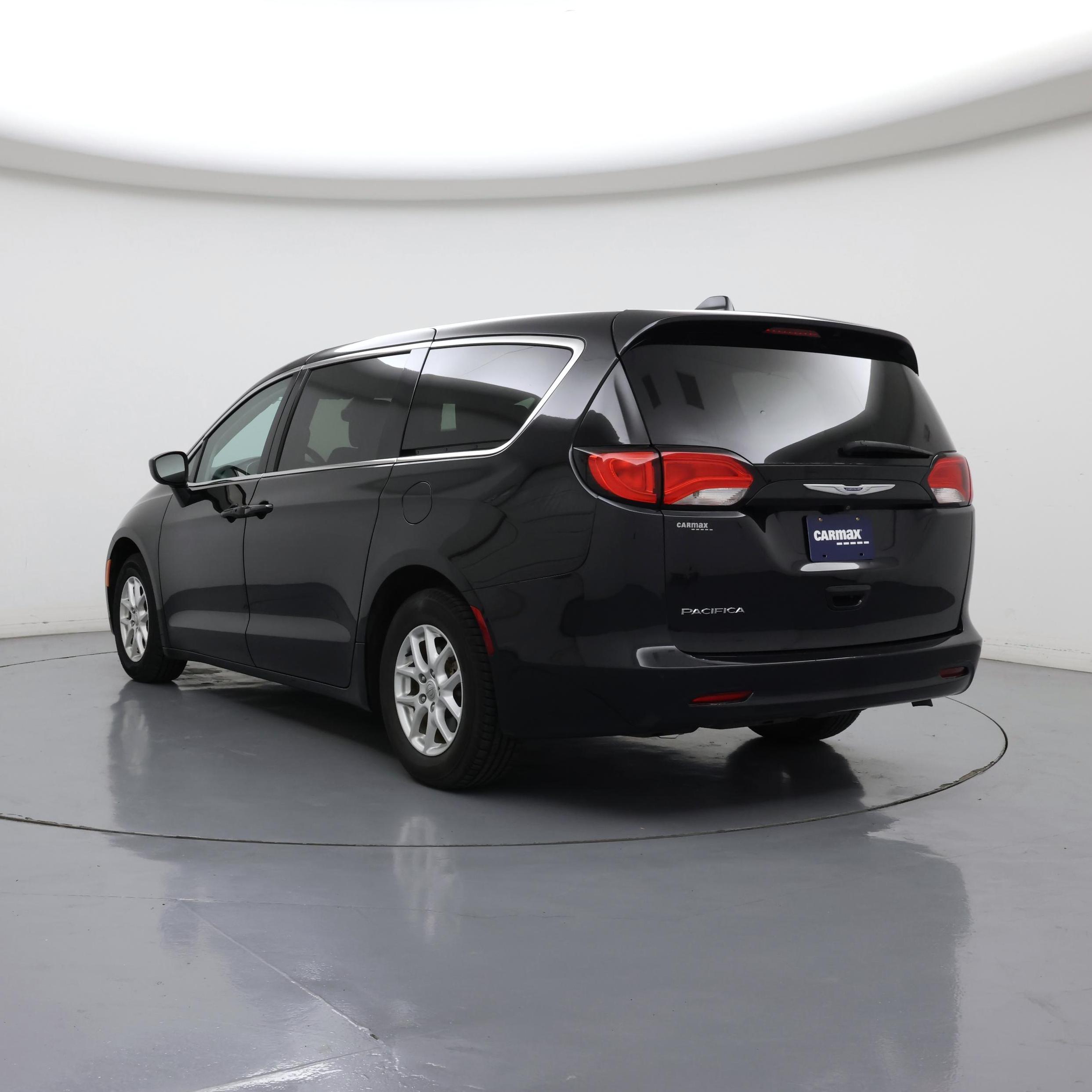 Thumbnail: 2017 Chrysler Pacifica - 2