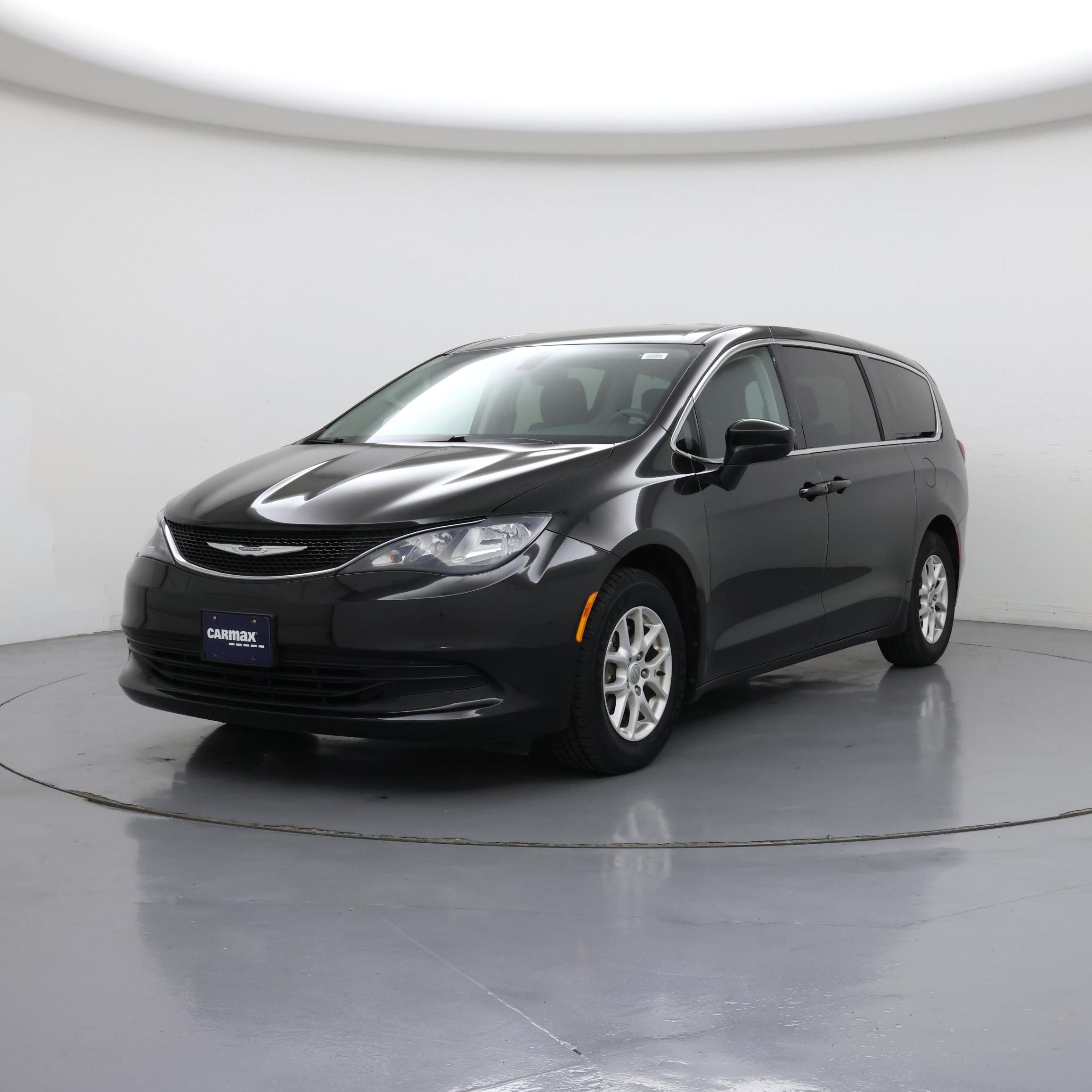 Thumbnail: 2017 Chrysler Pacifica - 4