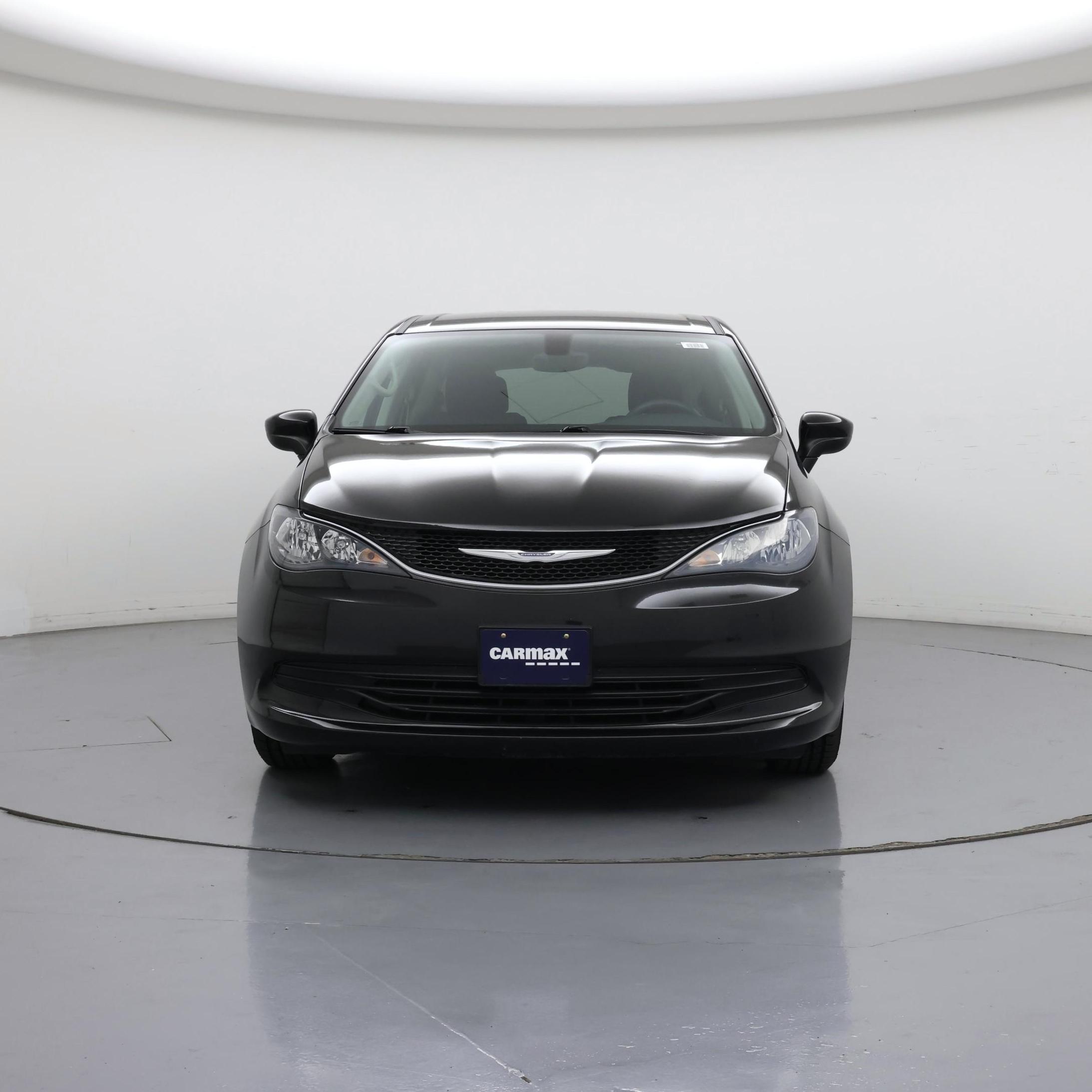 Thumbnail: 2017 Chrysler Pacifica - 5