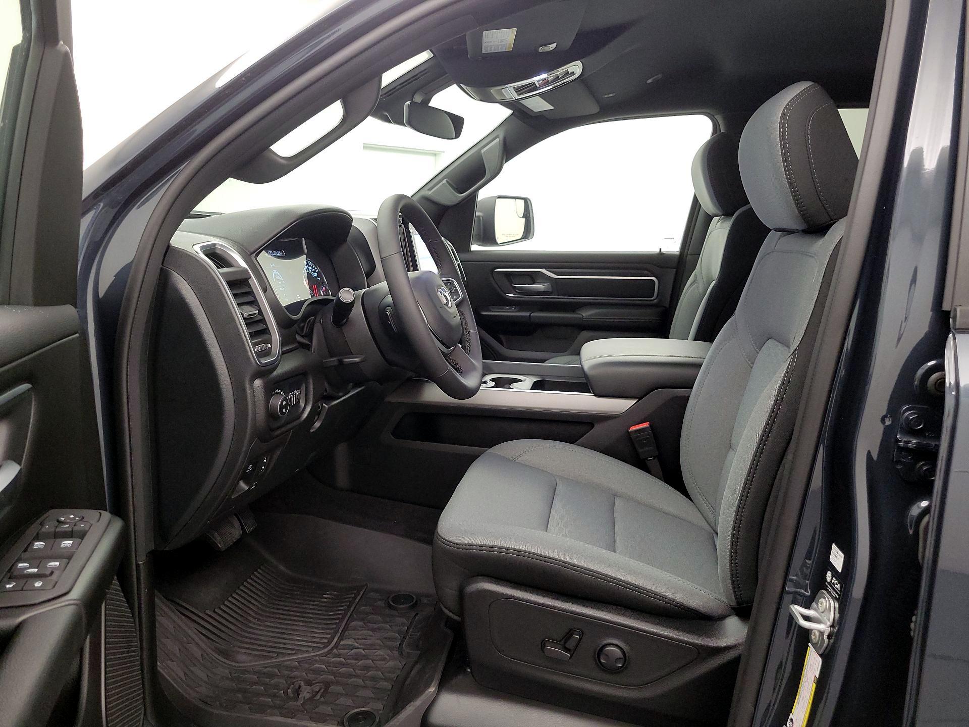 Thumbnail: 2025 RAM 1500 - 11