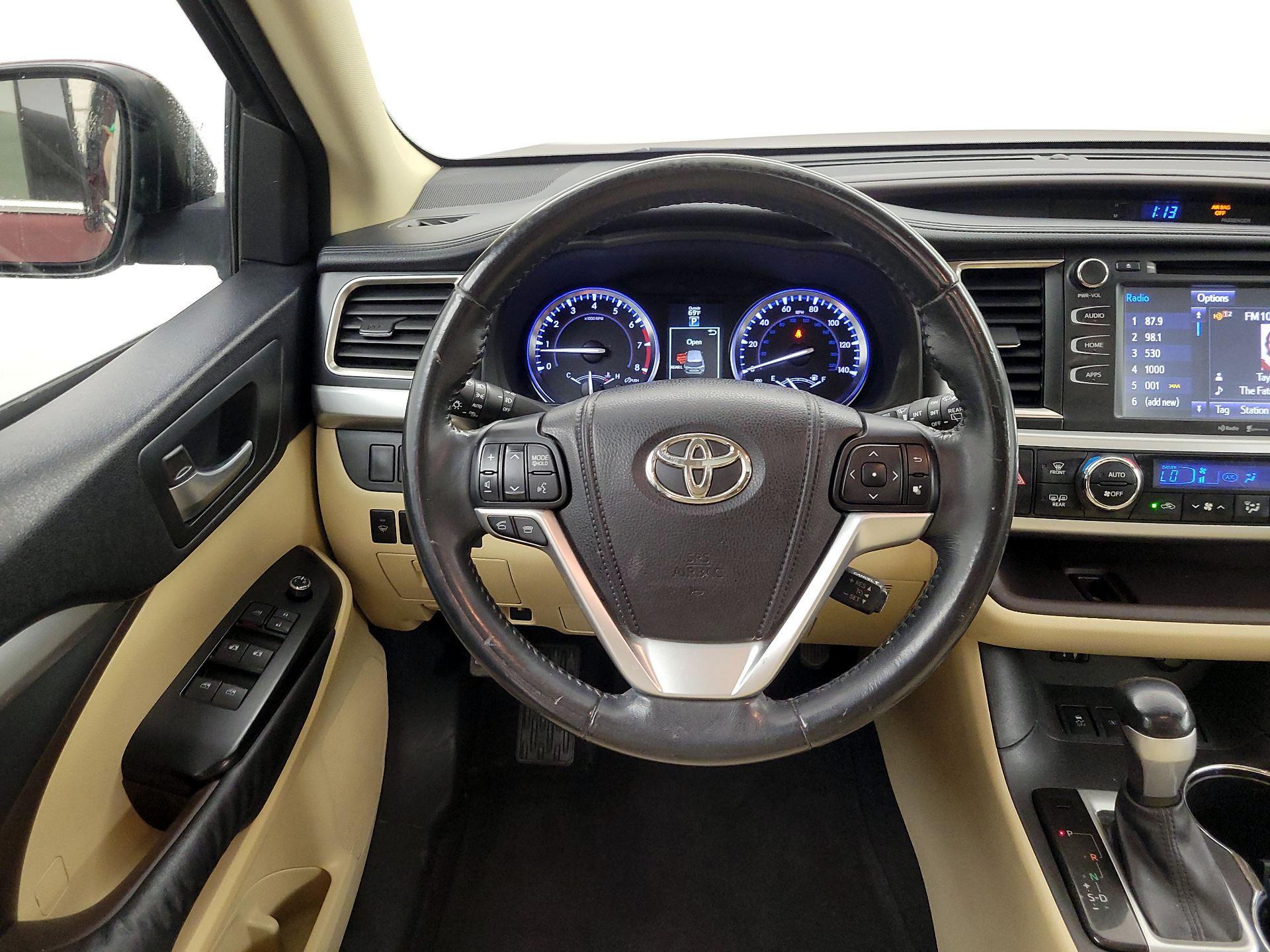 Thumbnail: 2014 Toyota Highlander - 10