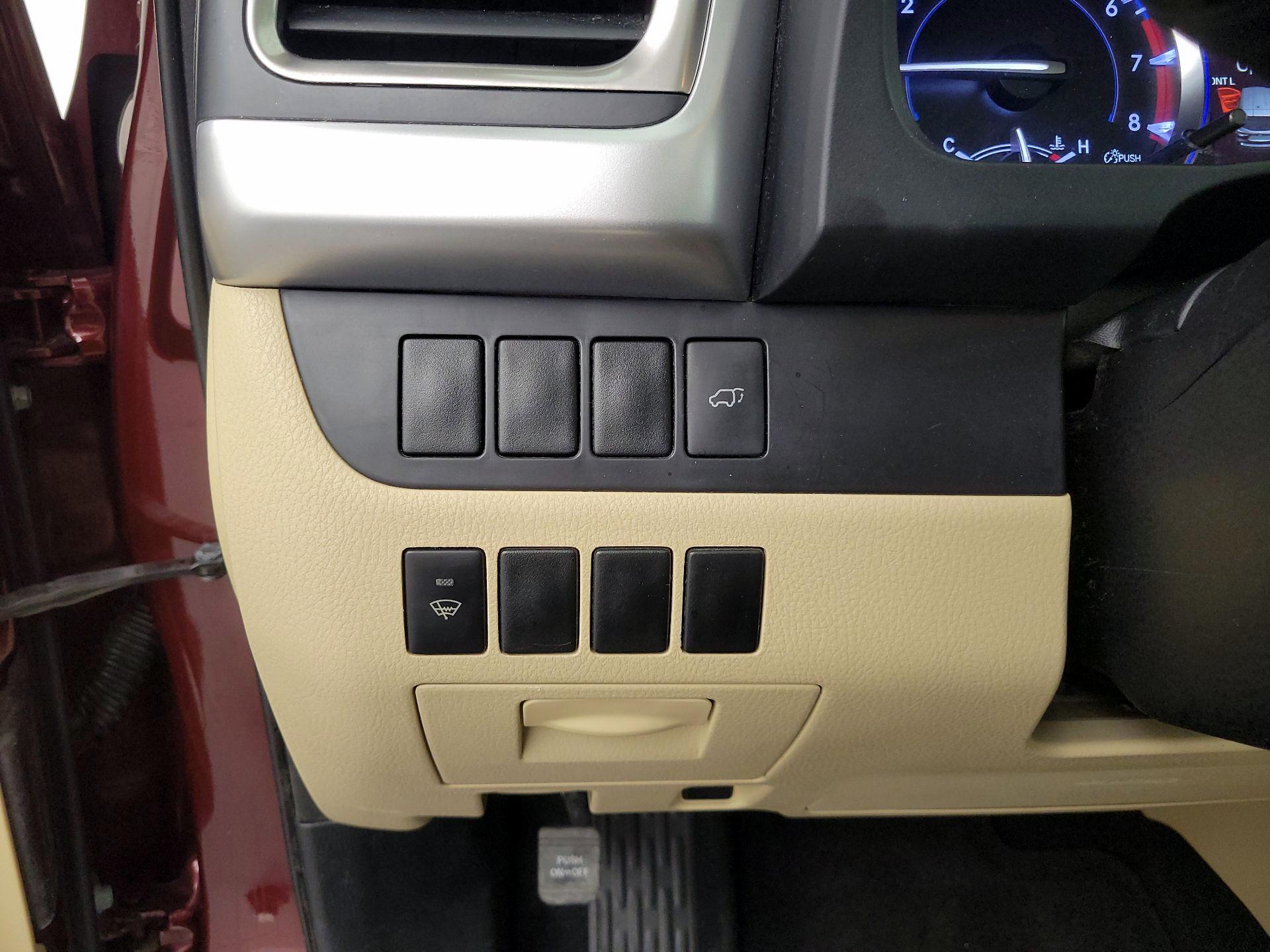 Thumbnail: 2014 Toyota Highlander - 13