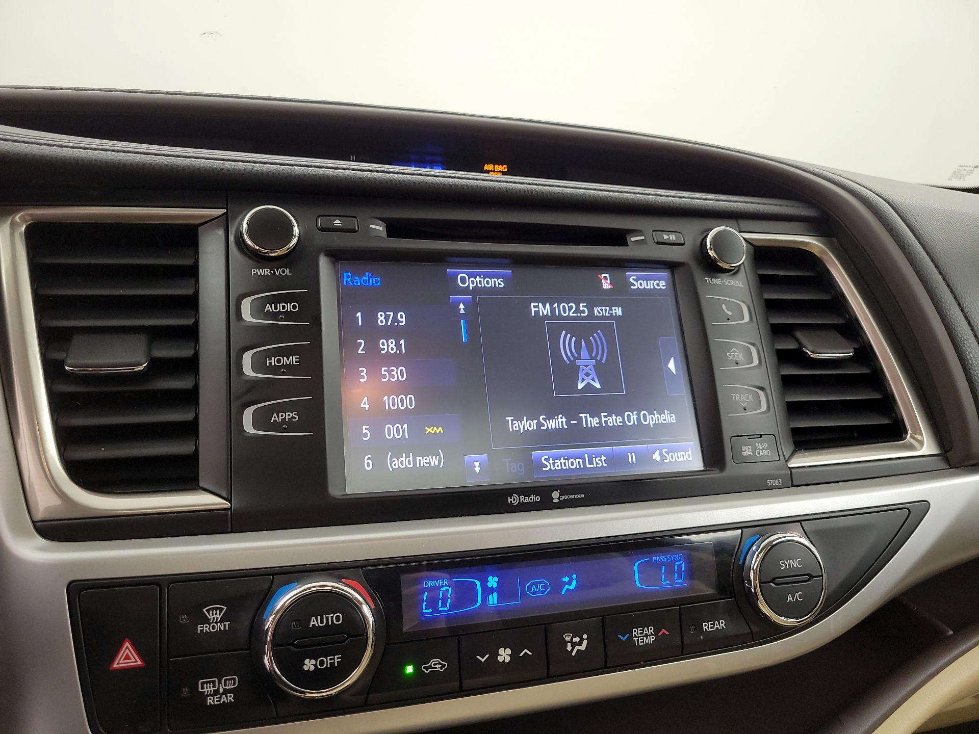 Thumbnail: 2014 Toyota Highlander - 15