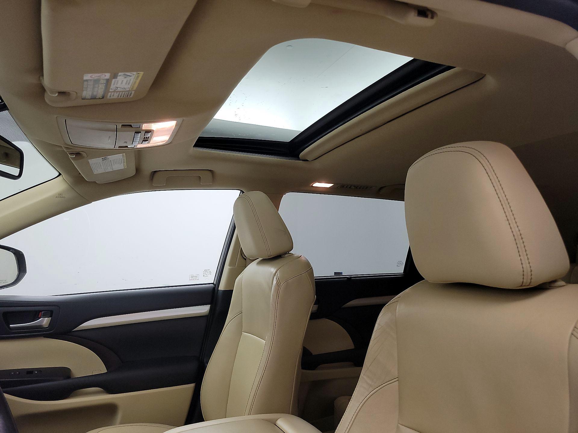 Thumbnail: 2014 Toyota Highlander - 19