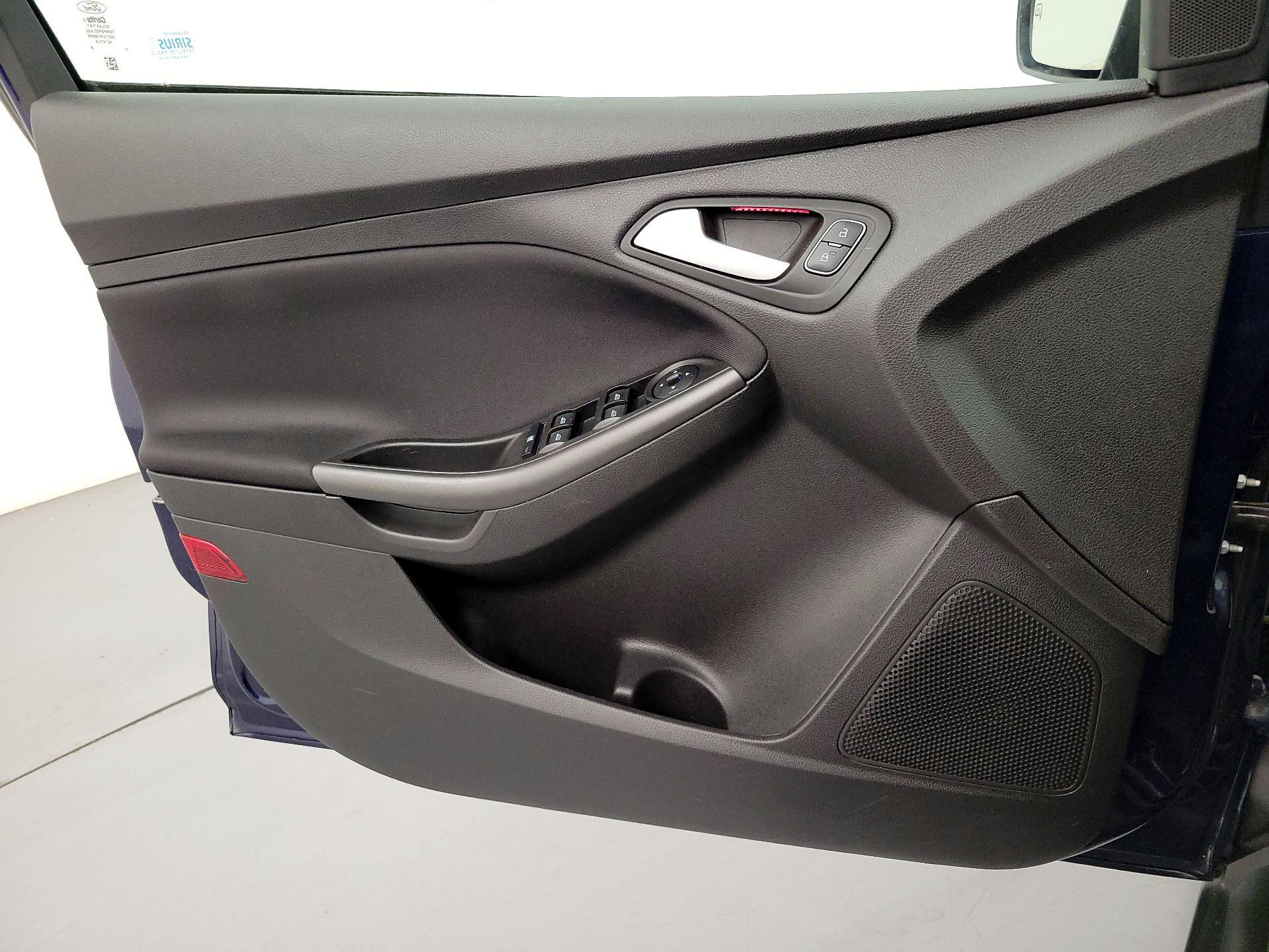 Thumbnail: 2017 Ford Focus - 12