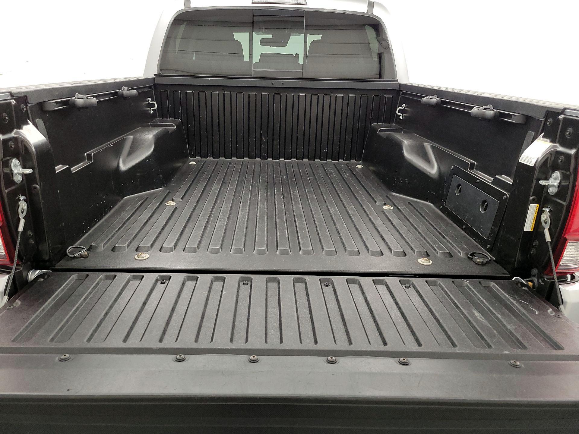Thumbnail: 2021 Toyota Tacoma - 20