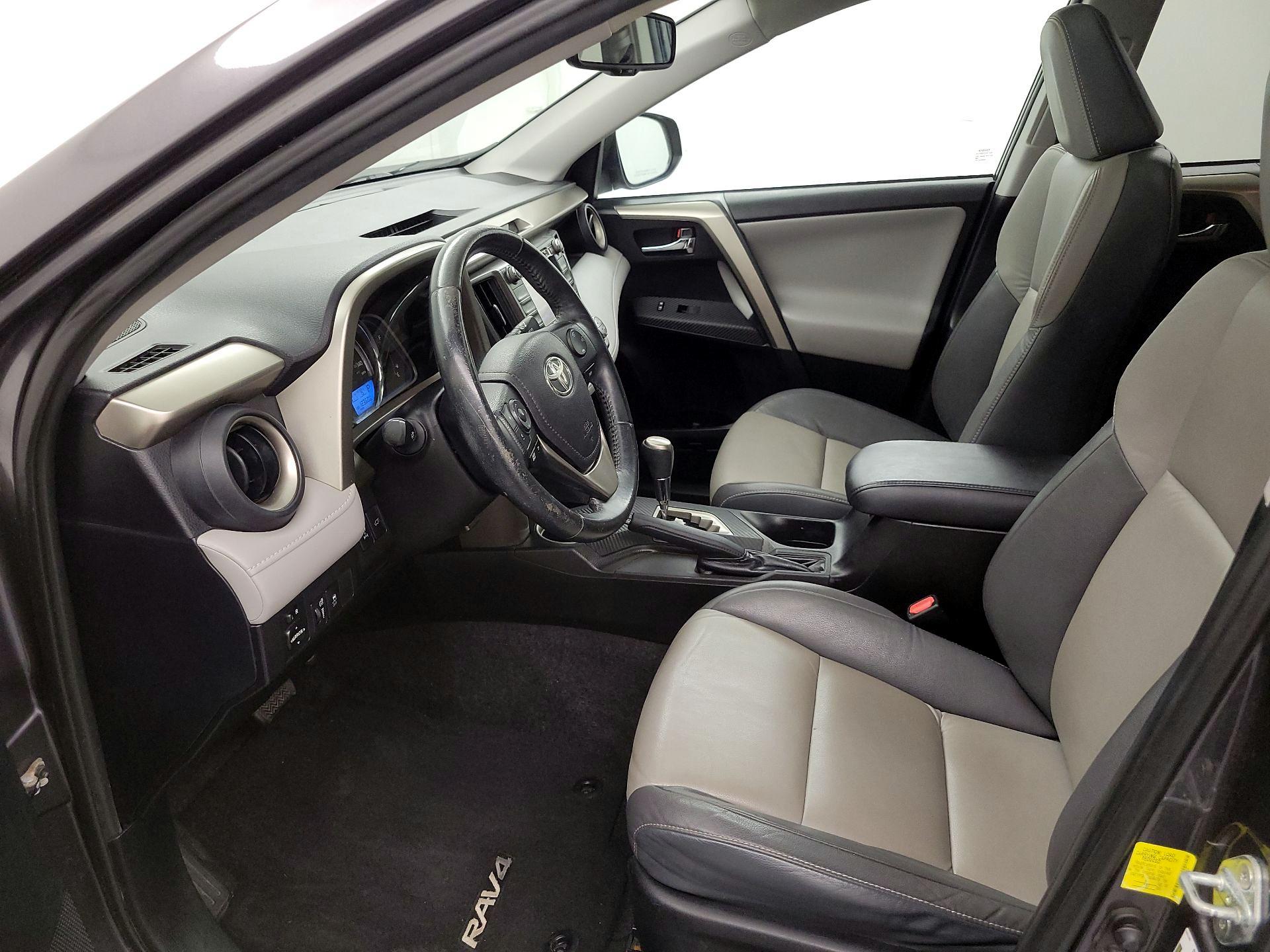 Thumbnail: 2014 Toyota RAV4 - 11