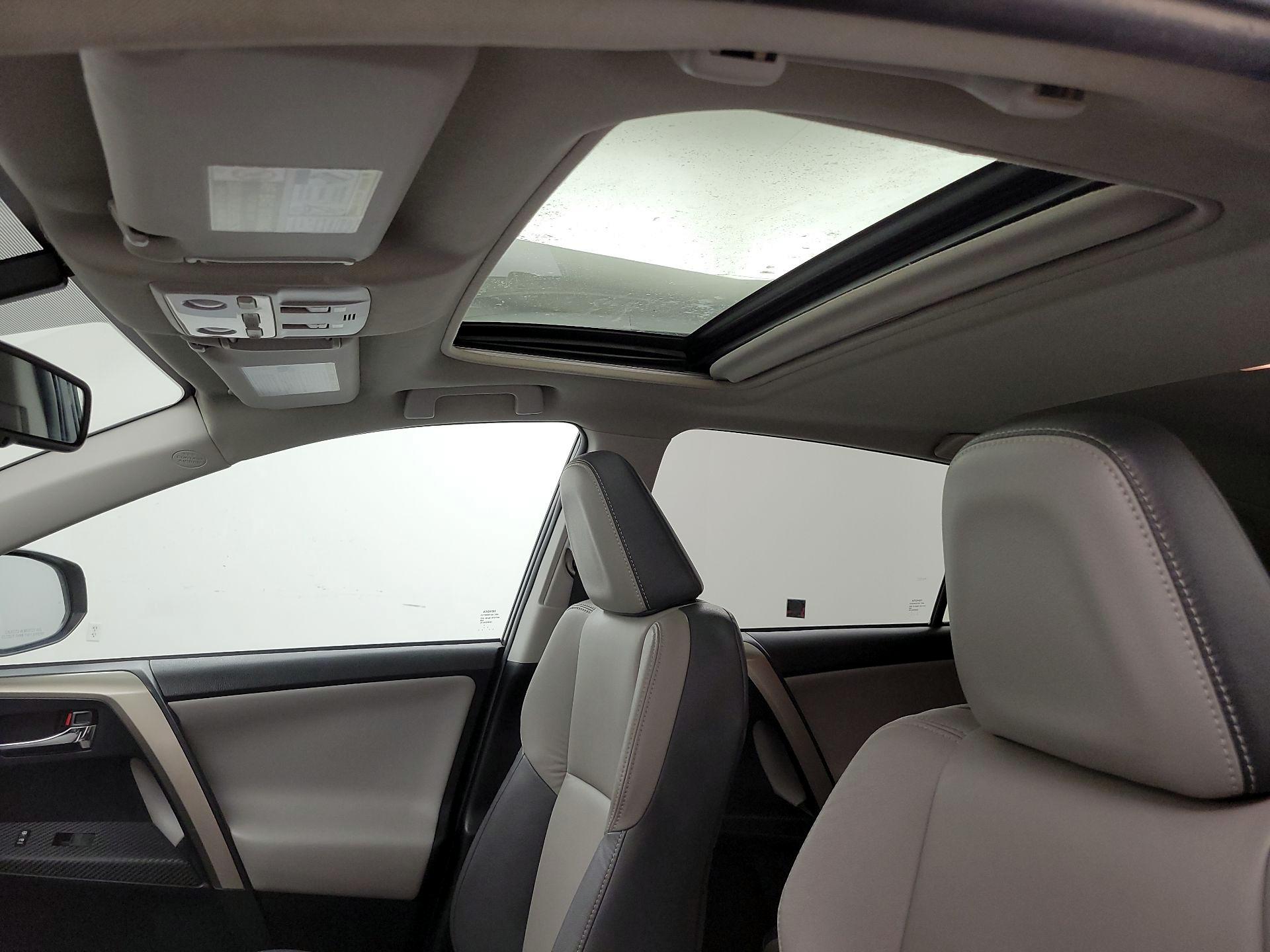 Thumbnail: 2014 Toyota RAV4 - 19