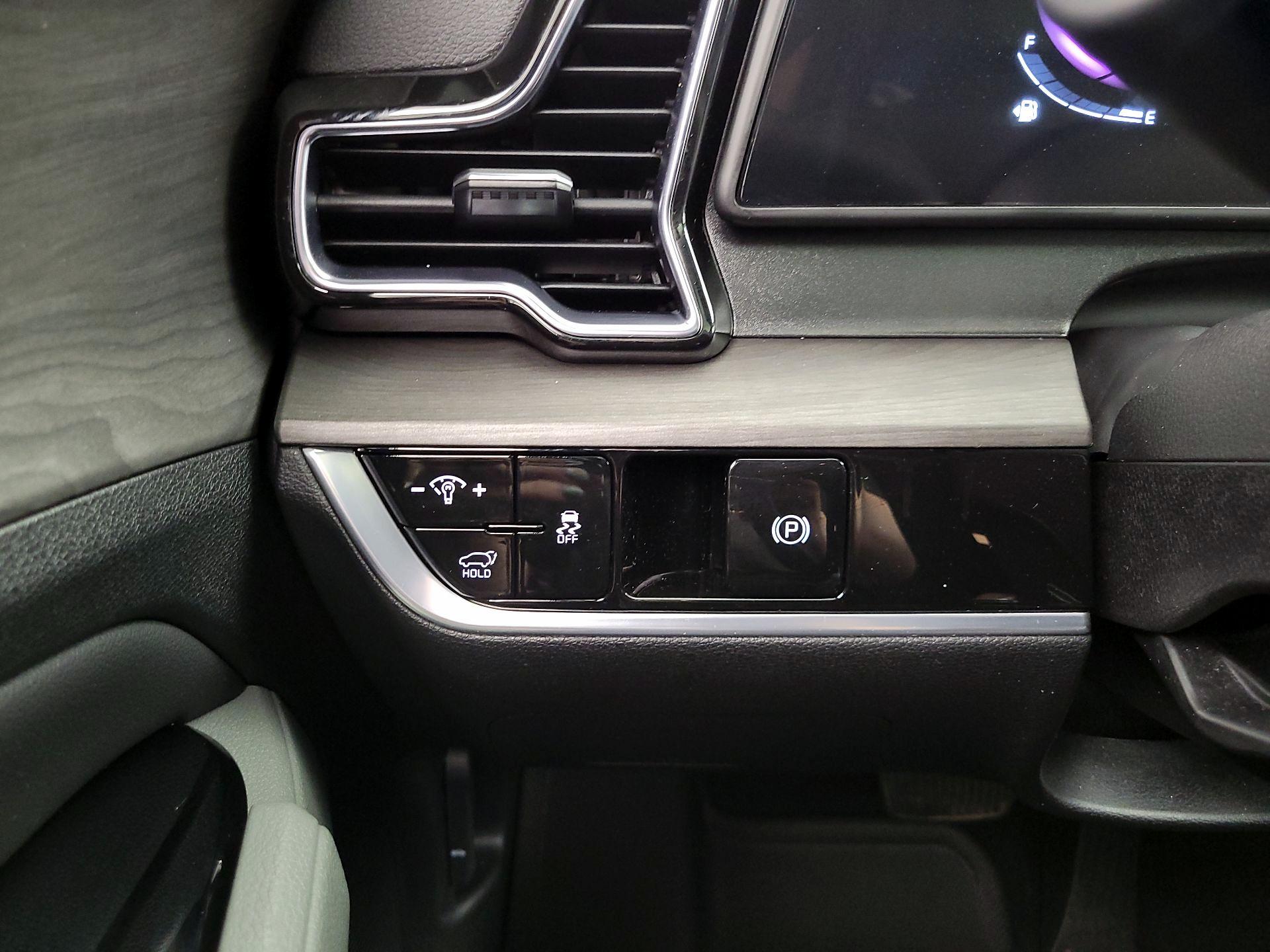 Thumbnail: 2023 Kia Sportage - 13