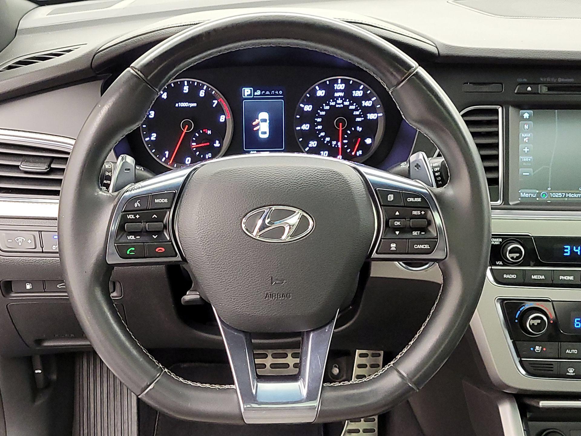 Thumbnail: 2015 Hyundai Sonata - 10