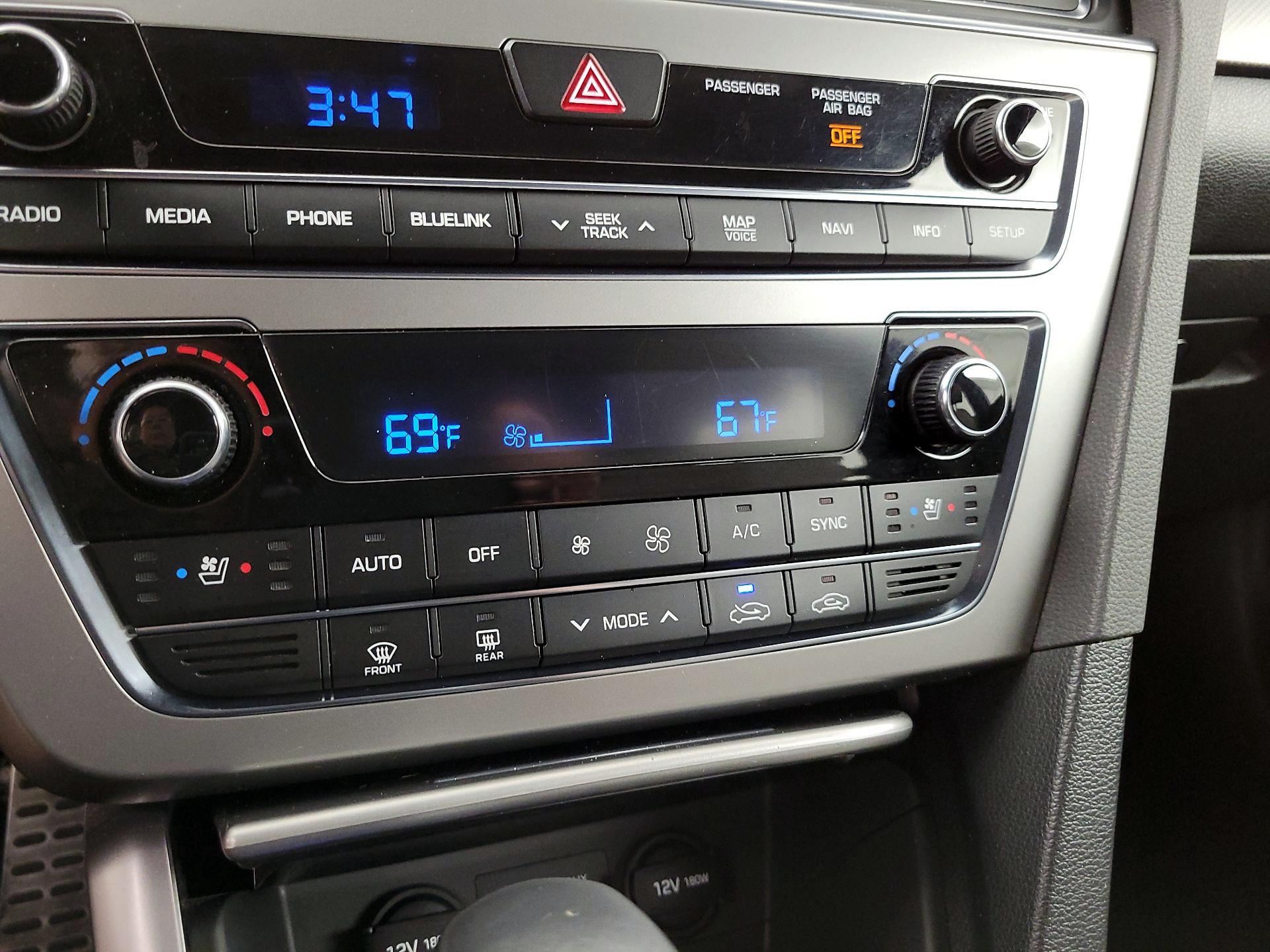 Thumbnail: 2015 Hyundai Sonata - 17