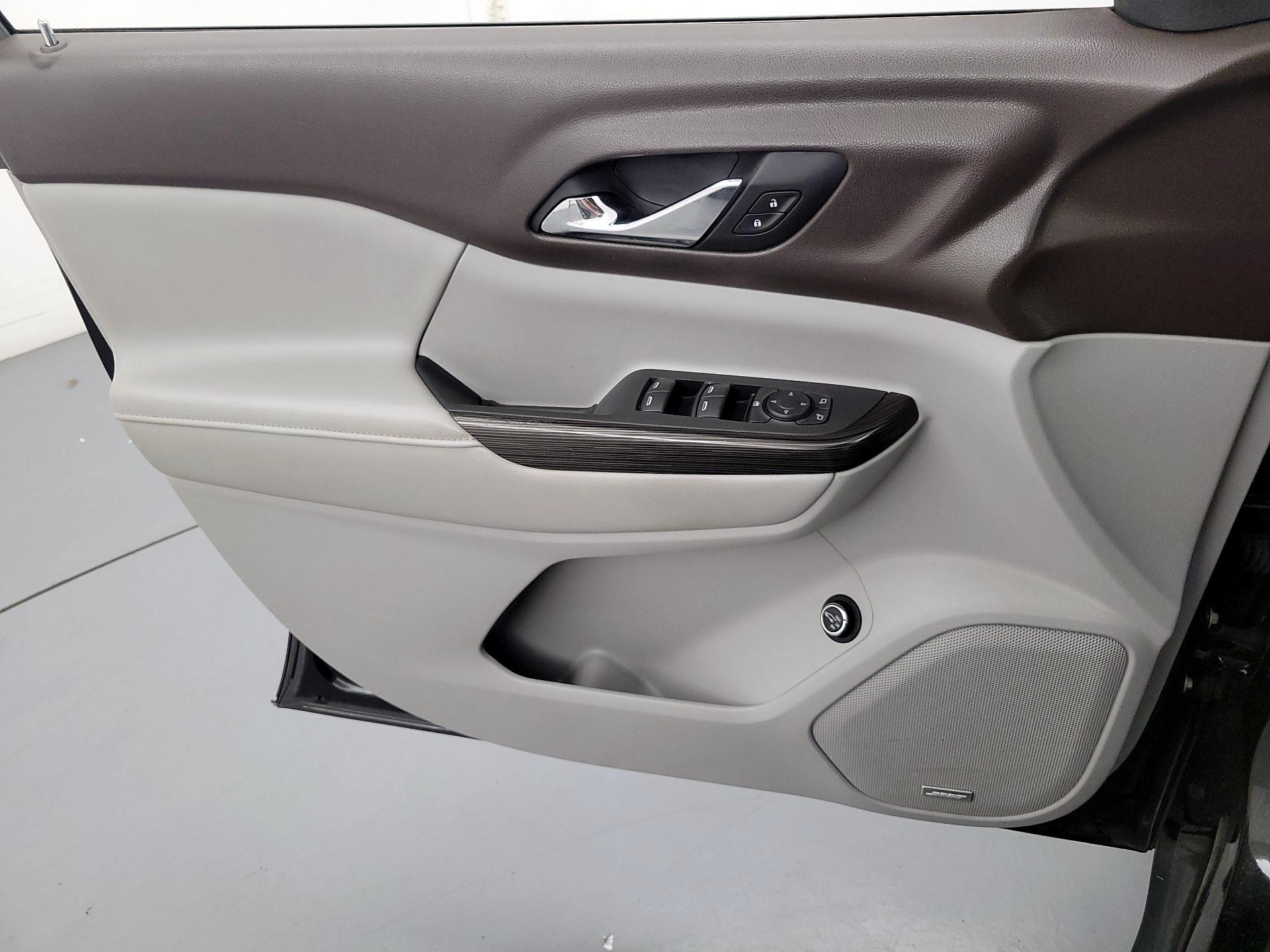 Thumbnail: 2018 GMC Acadia - 12