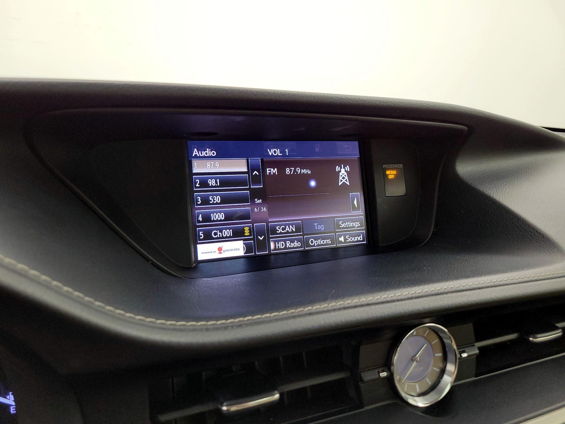 Thumbnail: 2015 Lexus ES - 16