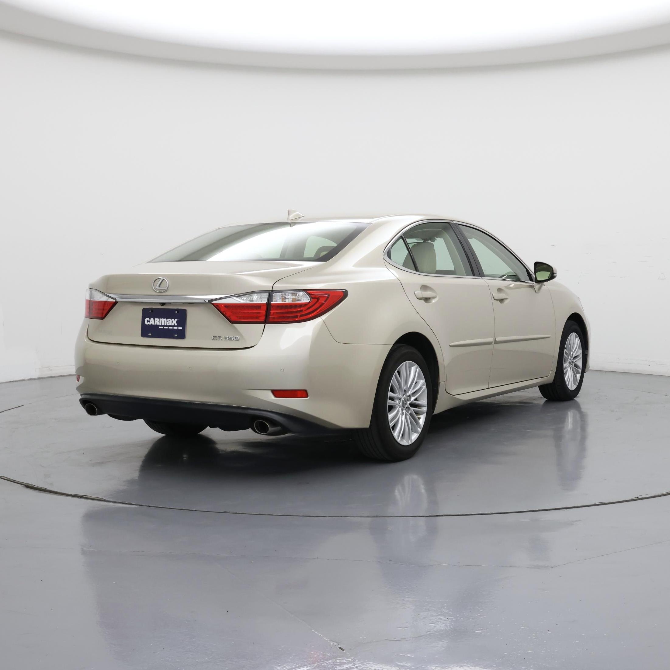Thumbnail: 2015 Lexus ES - 8