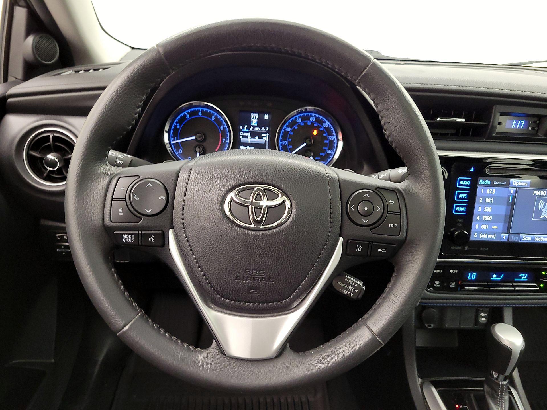 Thumbnail: 2017 Toyota Corolla - 10