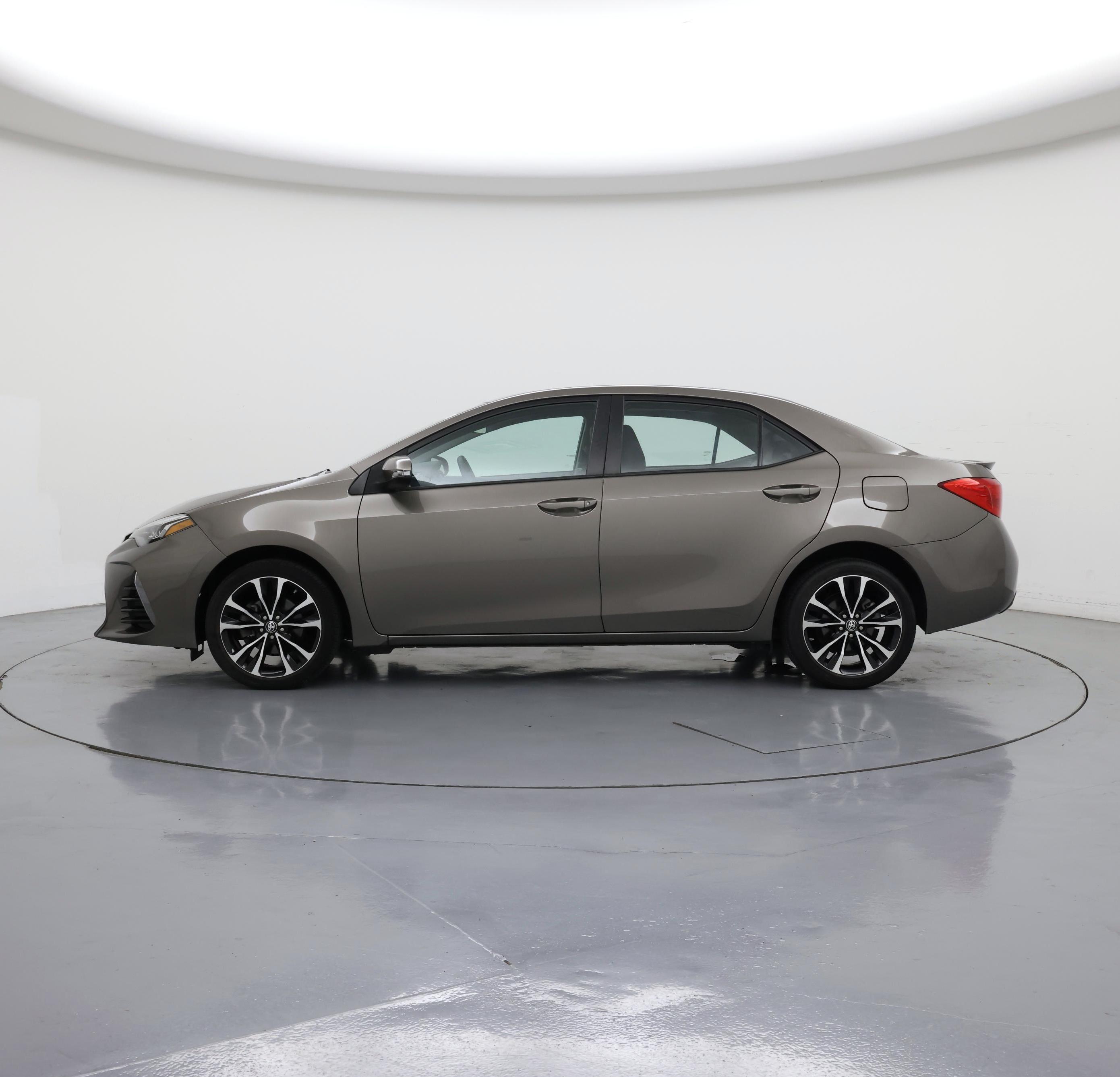 Thumbnail: 2017 Toyota Corolla - 3