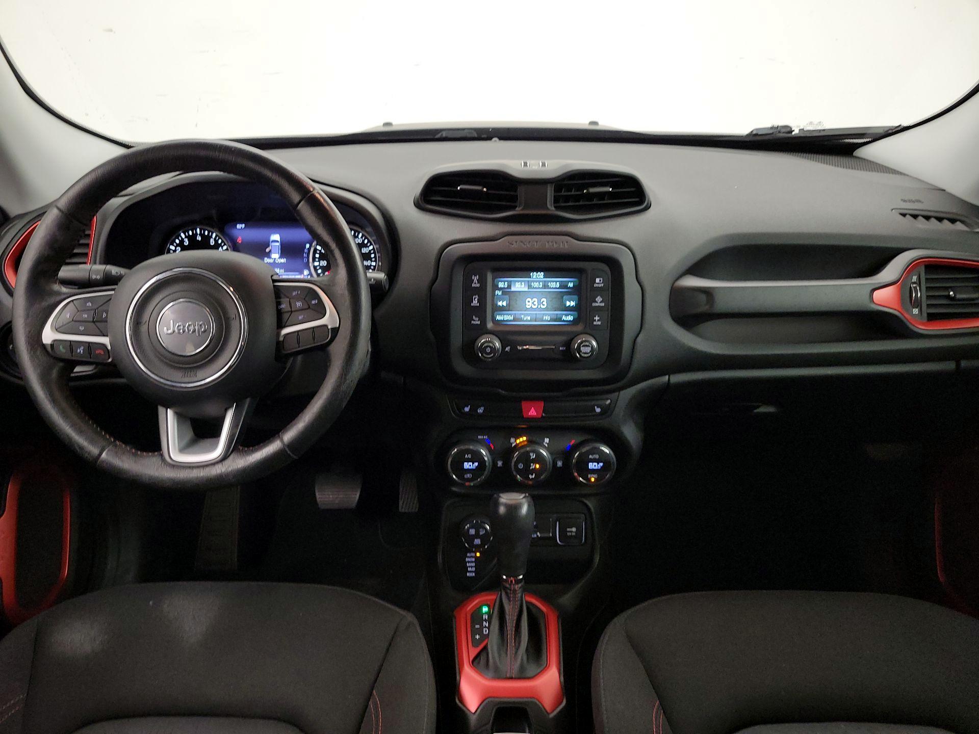 Thumbnail: 2015 Jeep Renegade - 9