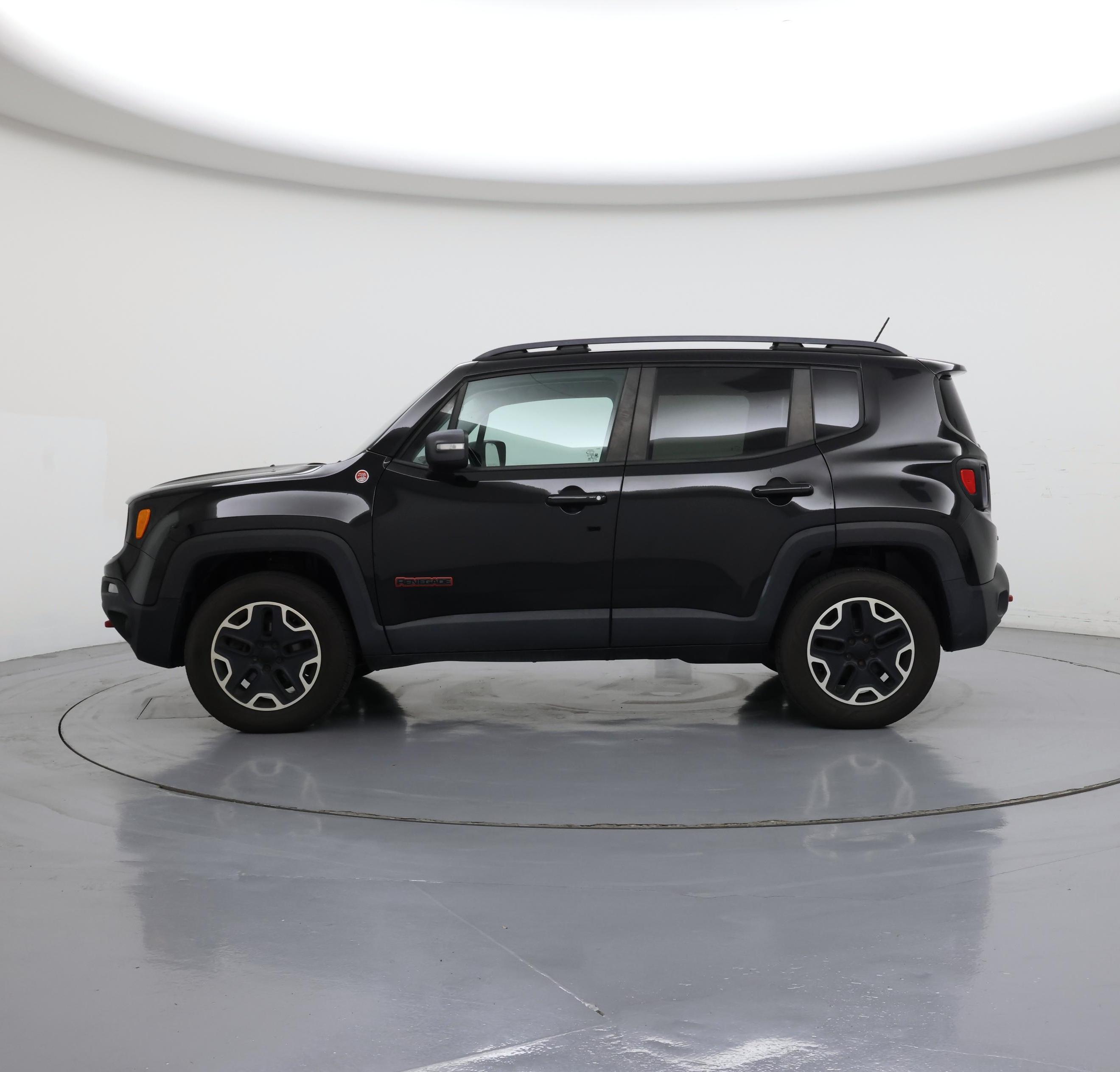 Thumbnail: 2015 Jeep Renegade - 3