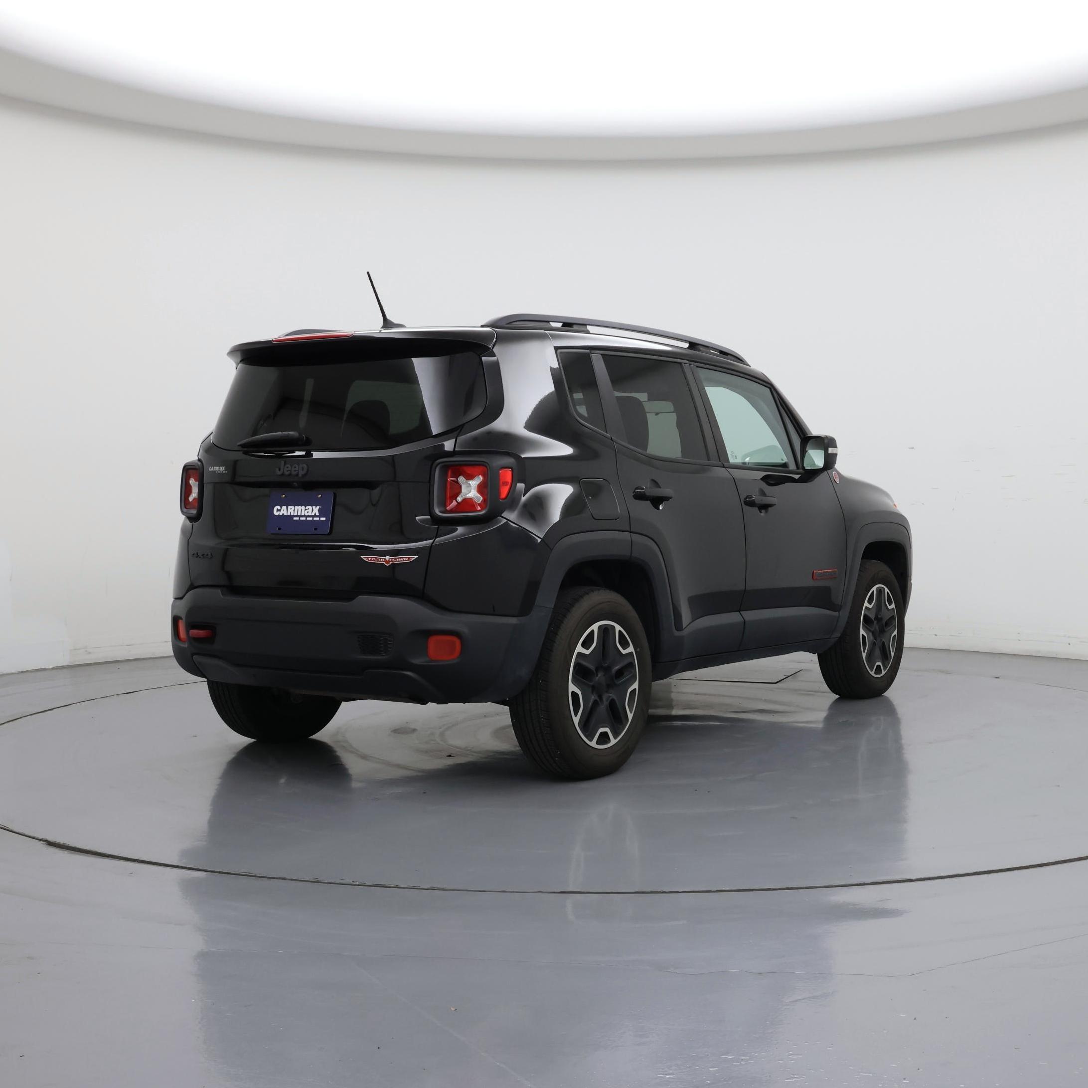 Thumbnail: 2015 Jeep Renegade - 8