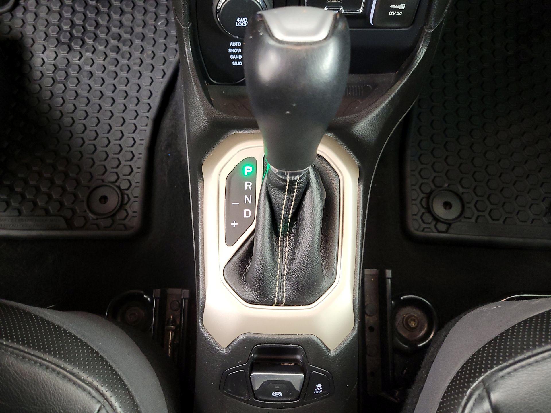 Thumbnail: 2016 Jeep Renegade - 18