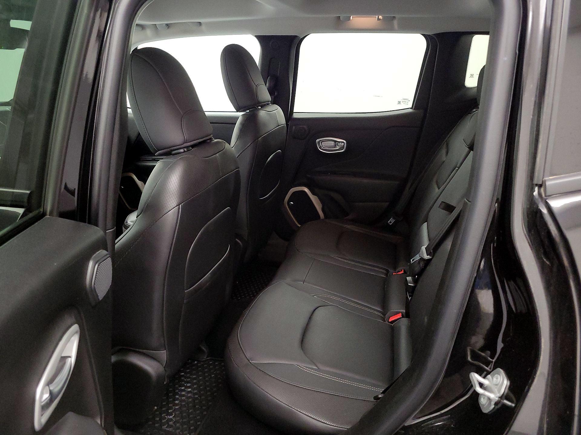 Thumbnail: 2016 Jeep Renegade - 20