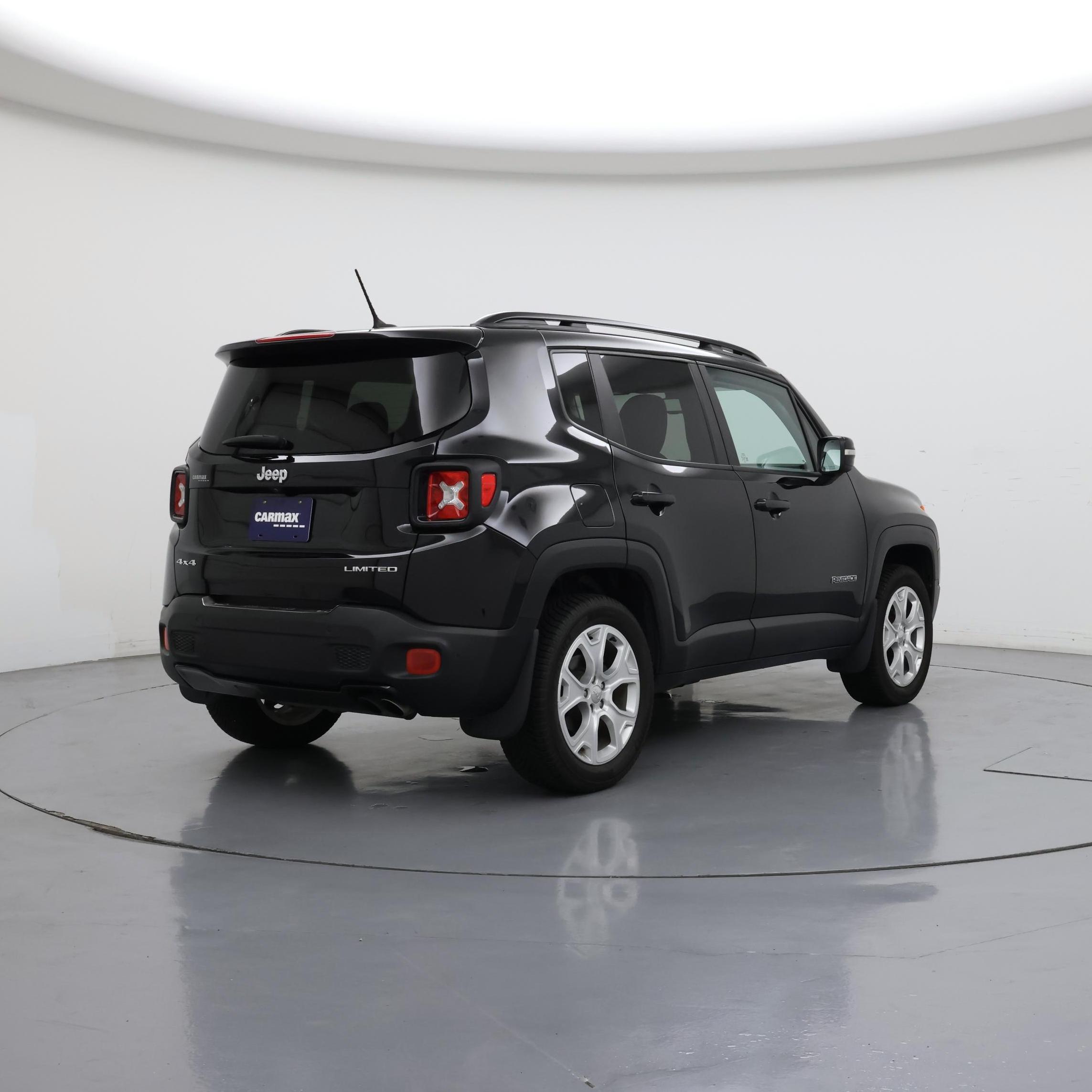 Thumbnail: 2016 Jeep Renegade - 8