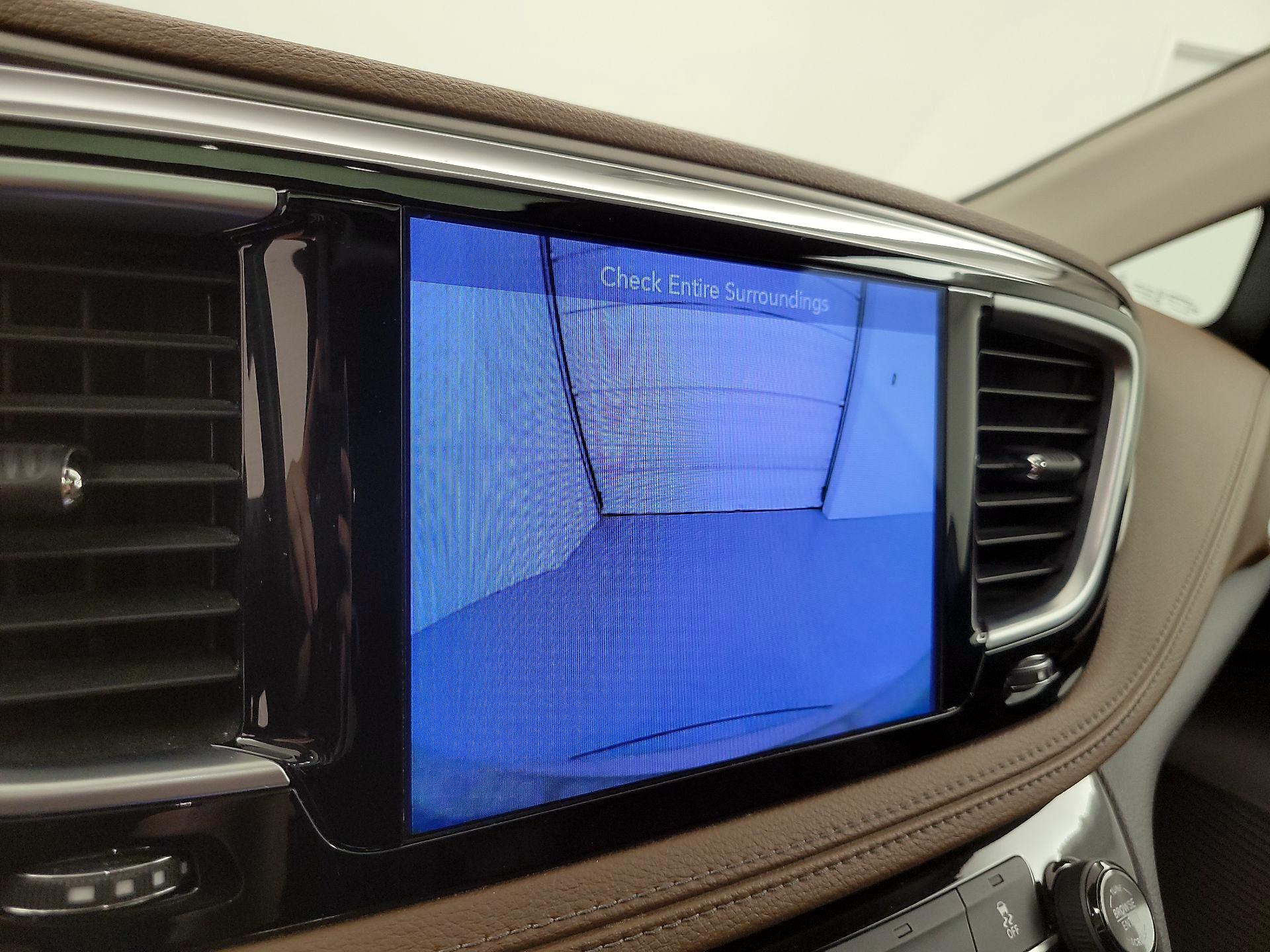 Thumbnail: 2017 Chrysler Pacifica - 15