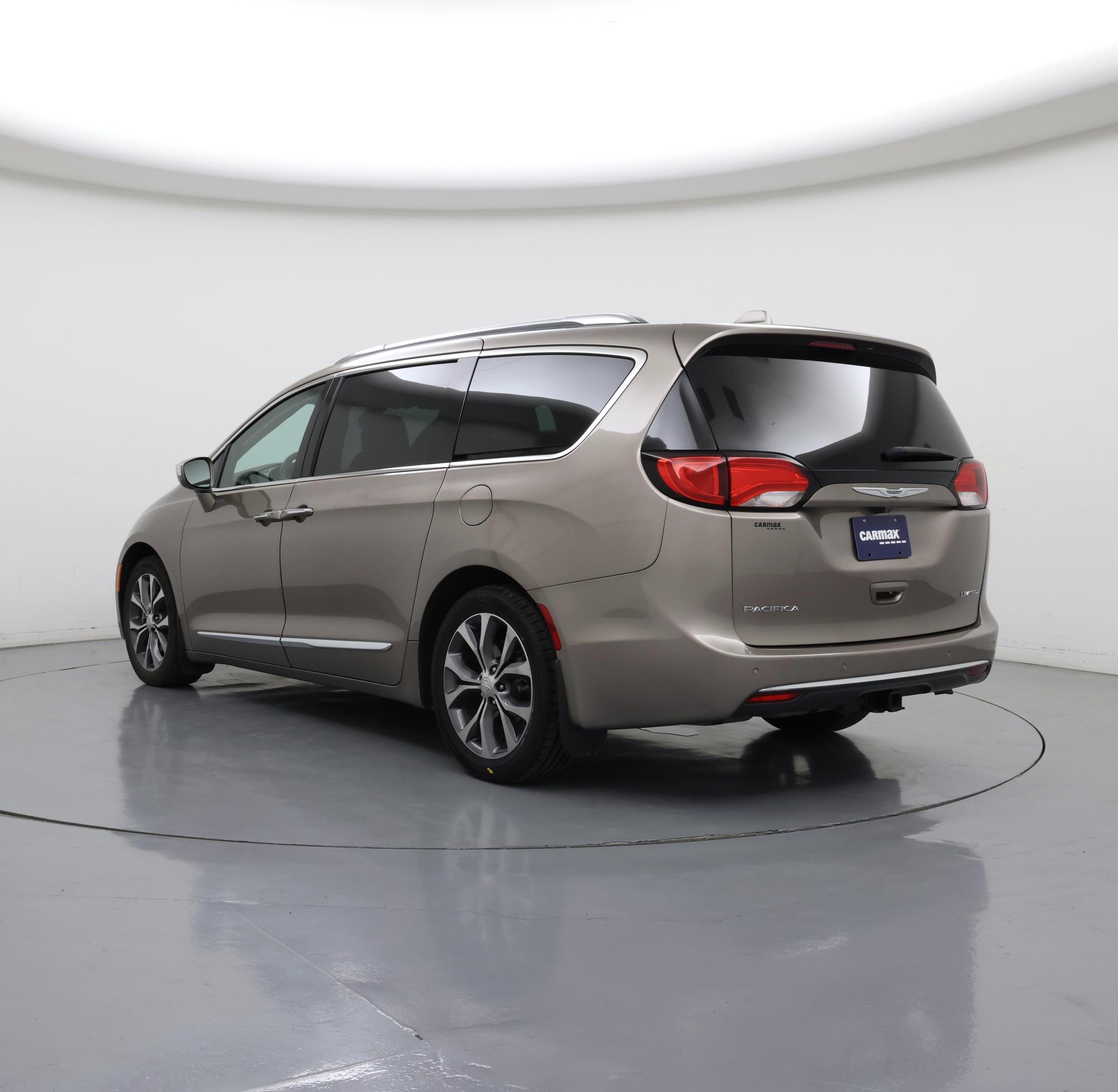 Thumbnail: 2017 Chrysler Pacifica - 2