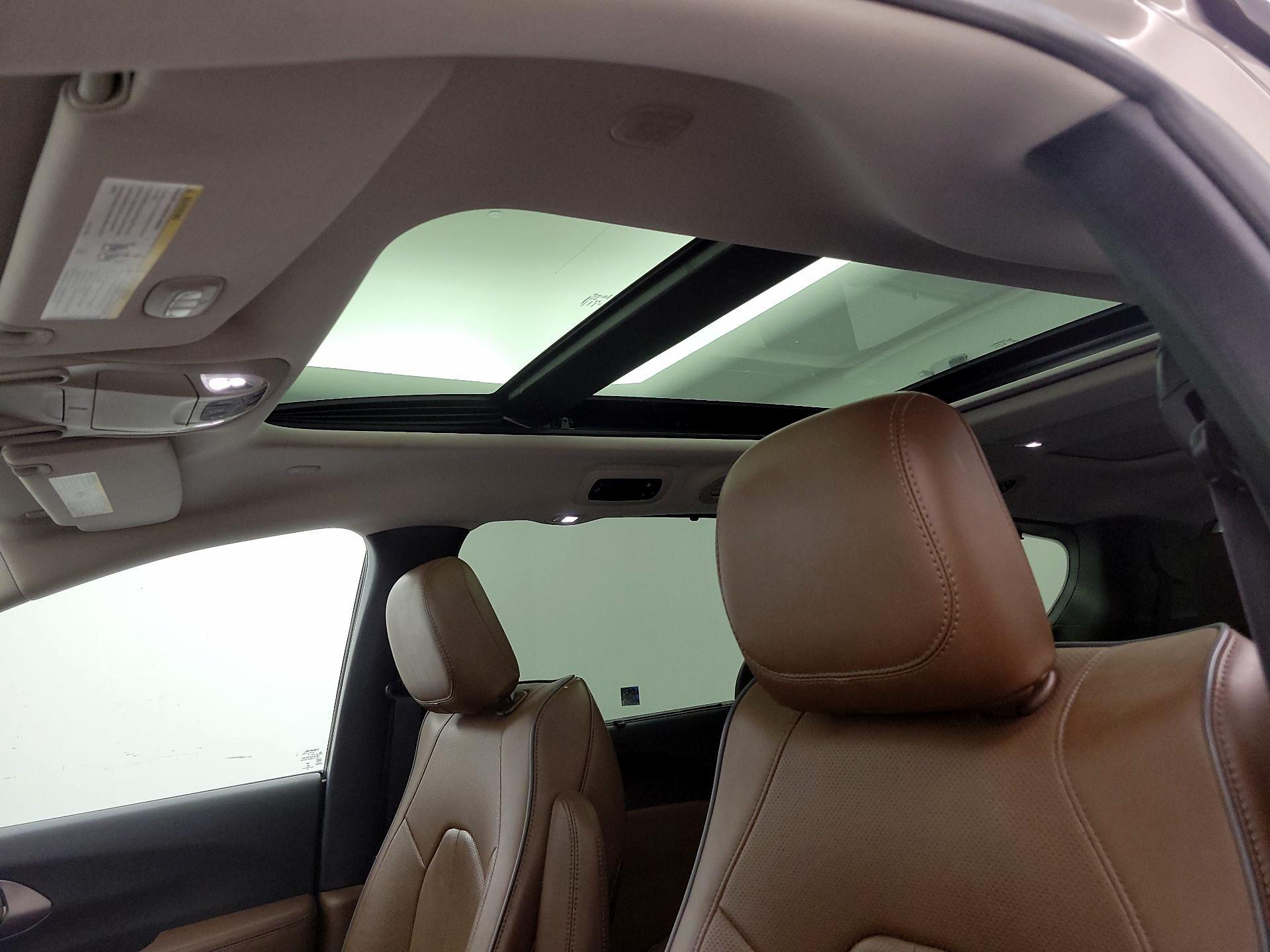 Thumbnail: 2017 Chrysler Pacifica - 20