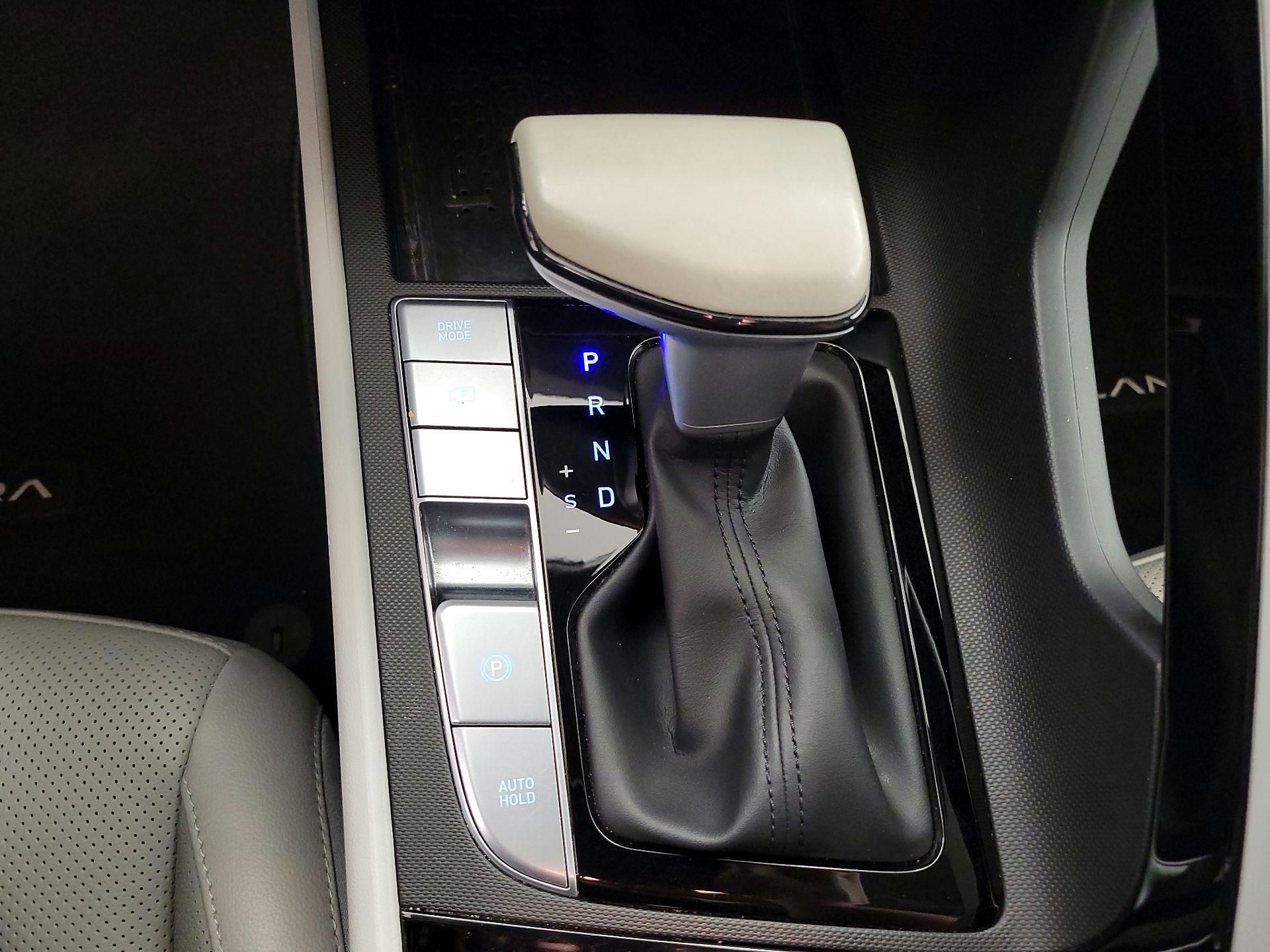 Thumbnail: 2023 Hyundai Elantra - 18