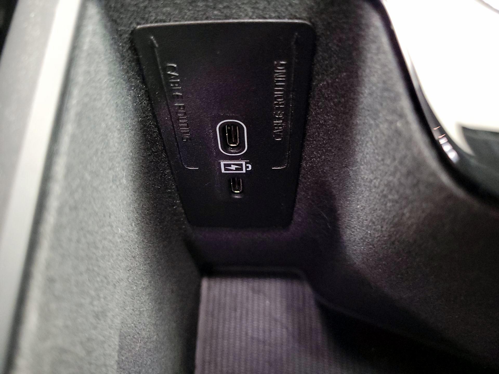 Thumbnail: 2023 Volvo S90 - 19