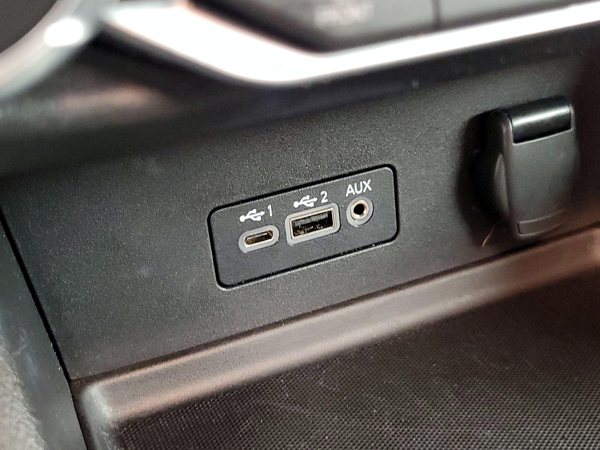 Thumbnail: 2023 Nissan Sentra - 18