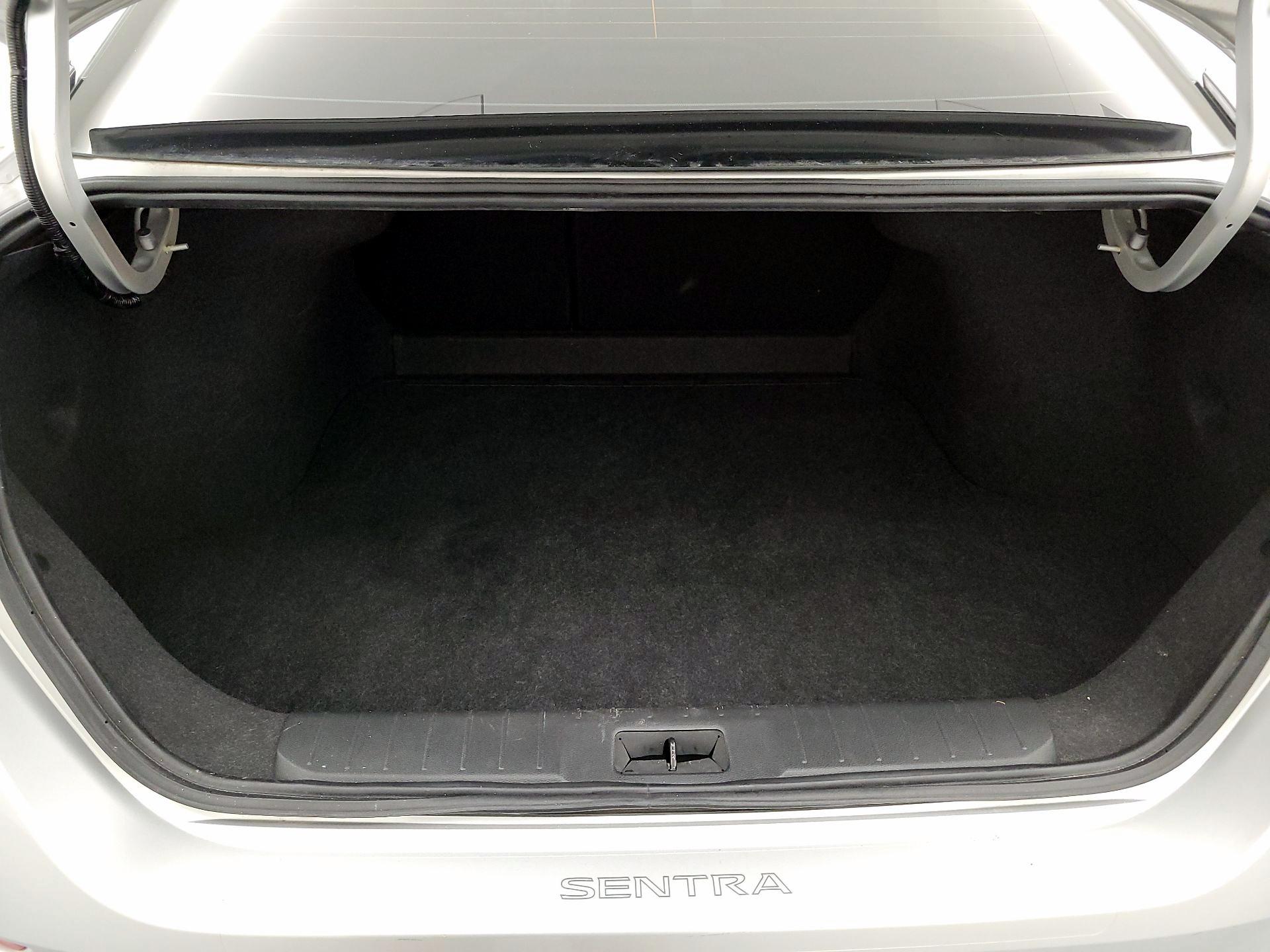 Thumbnail: 2023 Nissan Sentra - 20