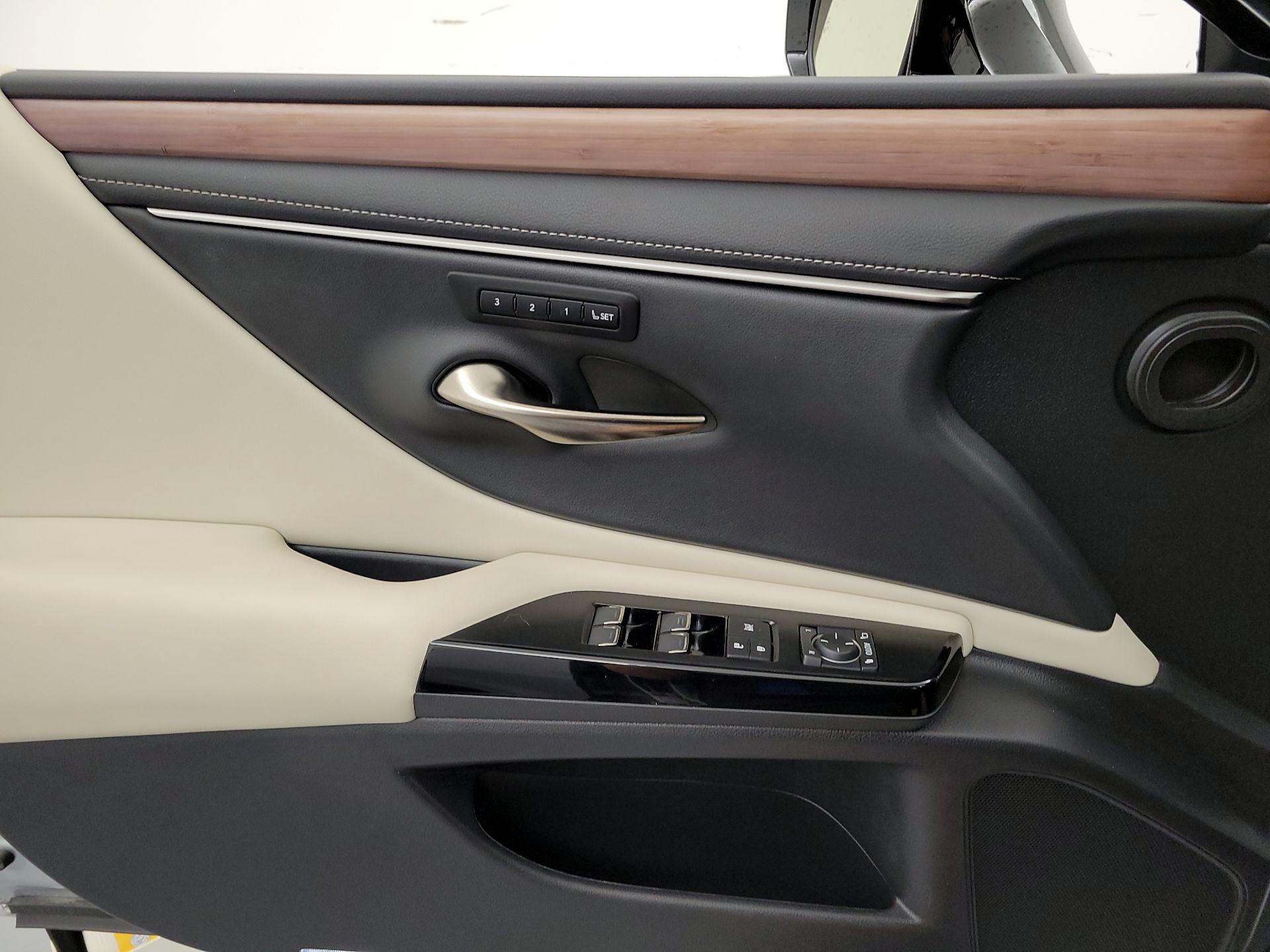 Thumbnail: 2024 Lexus ES - 12