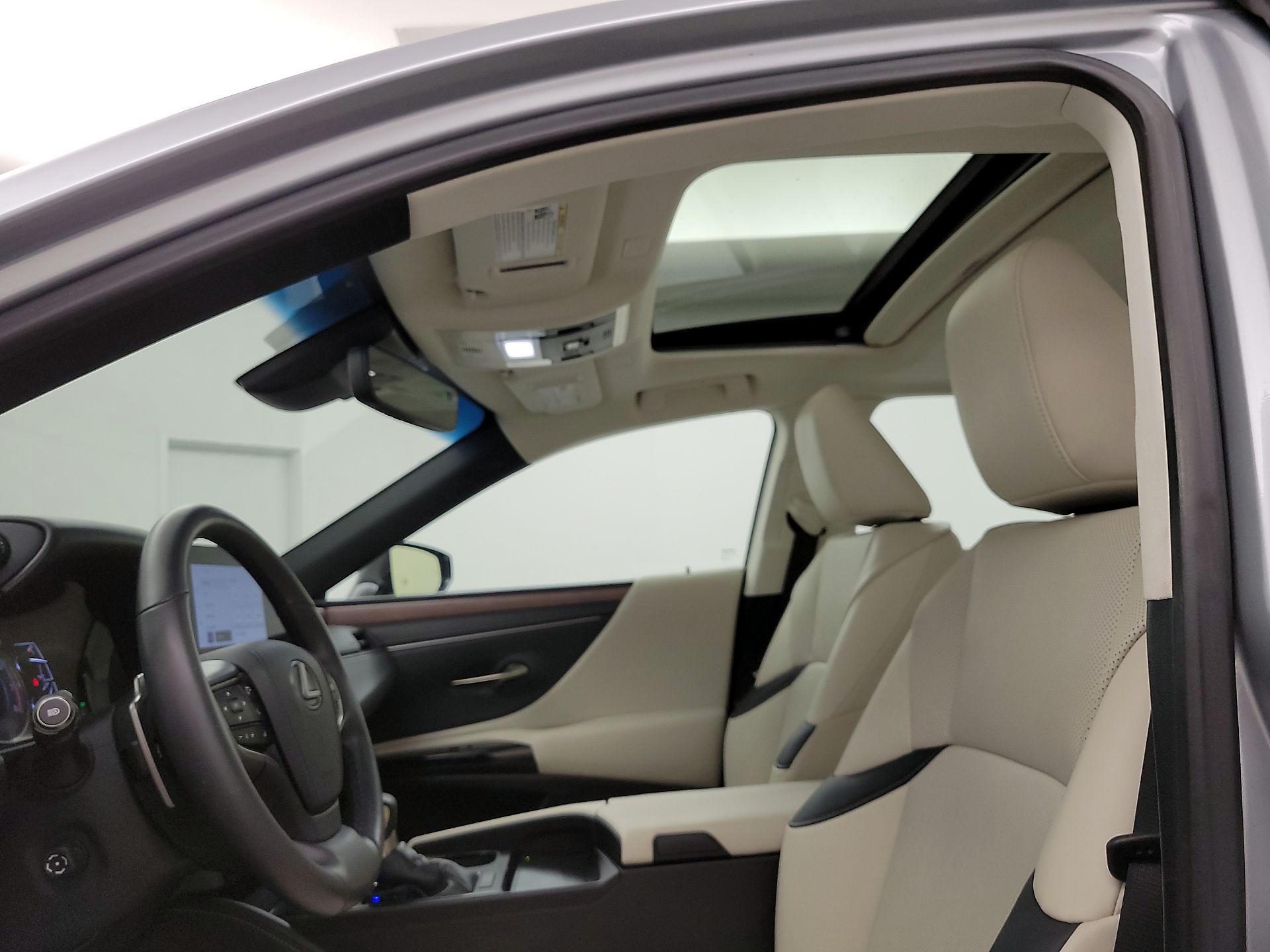 Thumbnail: 2024 Lexus ES - 19