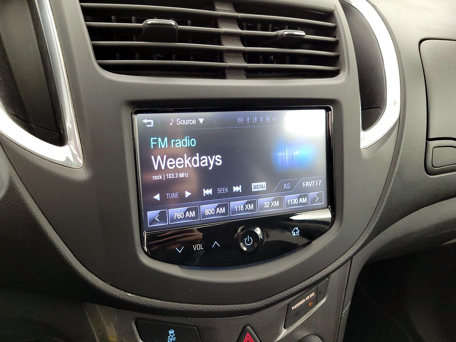 Thumbnail: 2015 Chevrolet Trax - 15