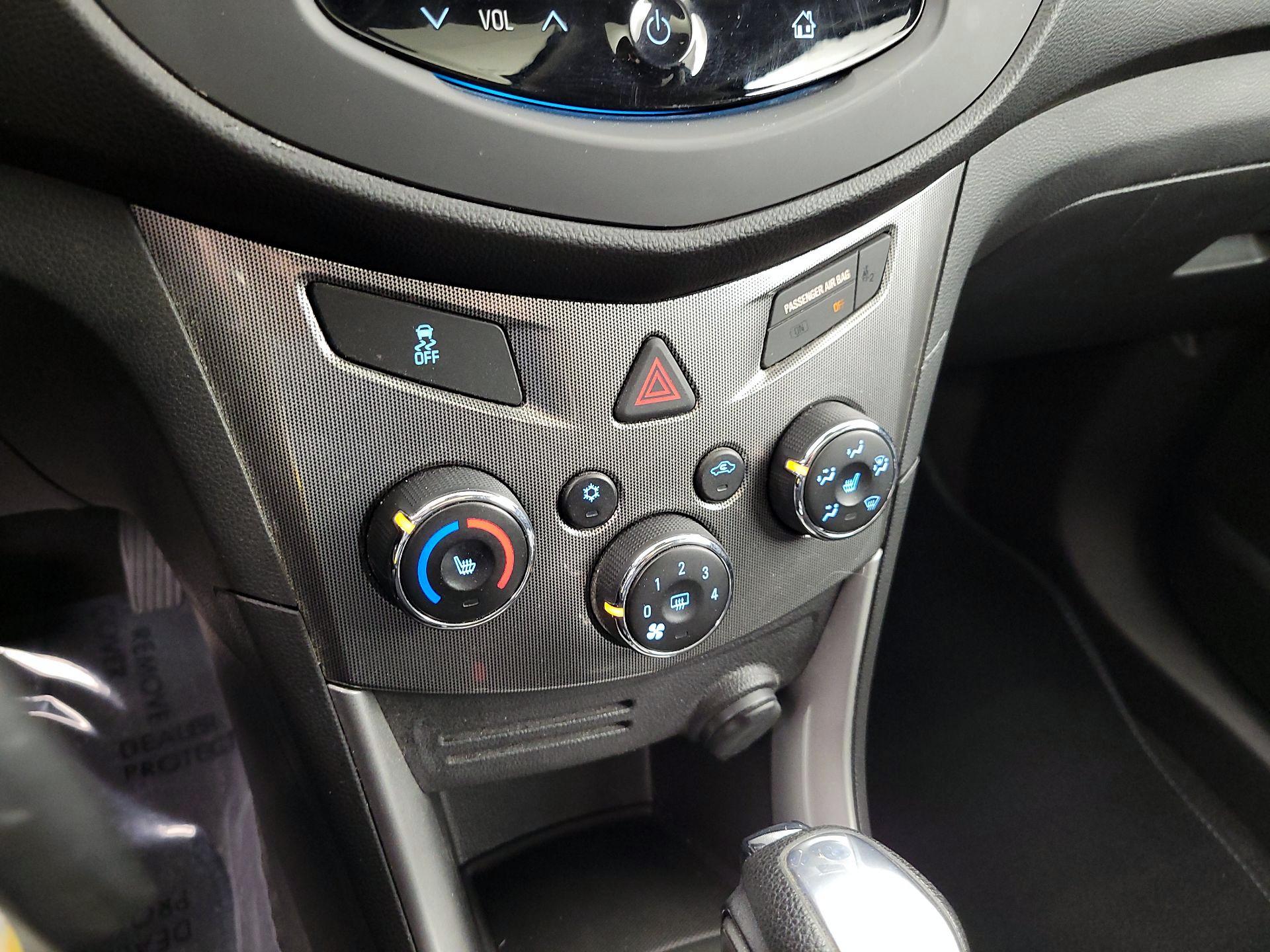 Thumbnail: 2015 Chevrolet Trax - 17