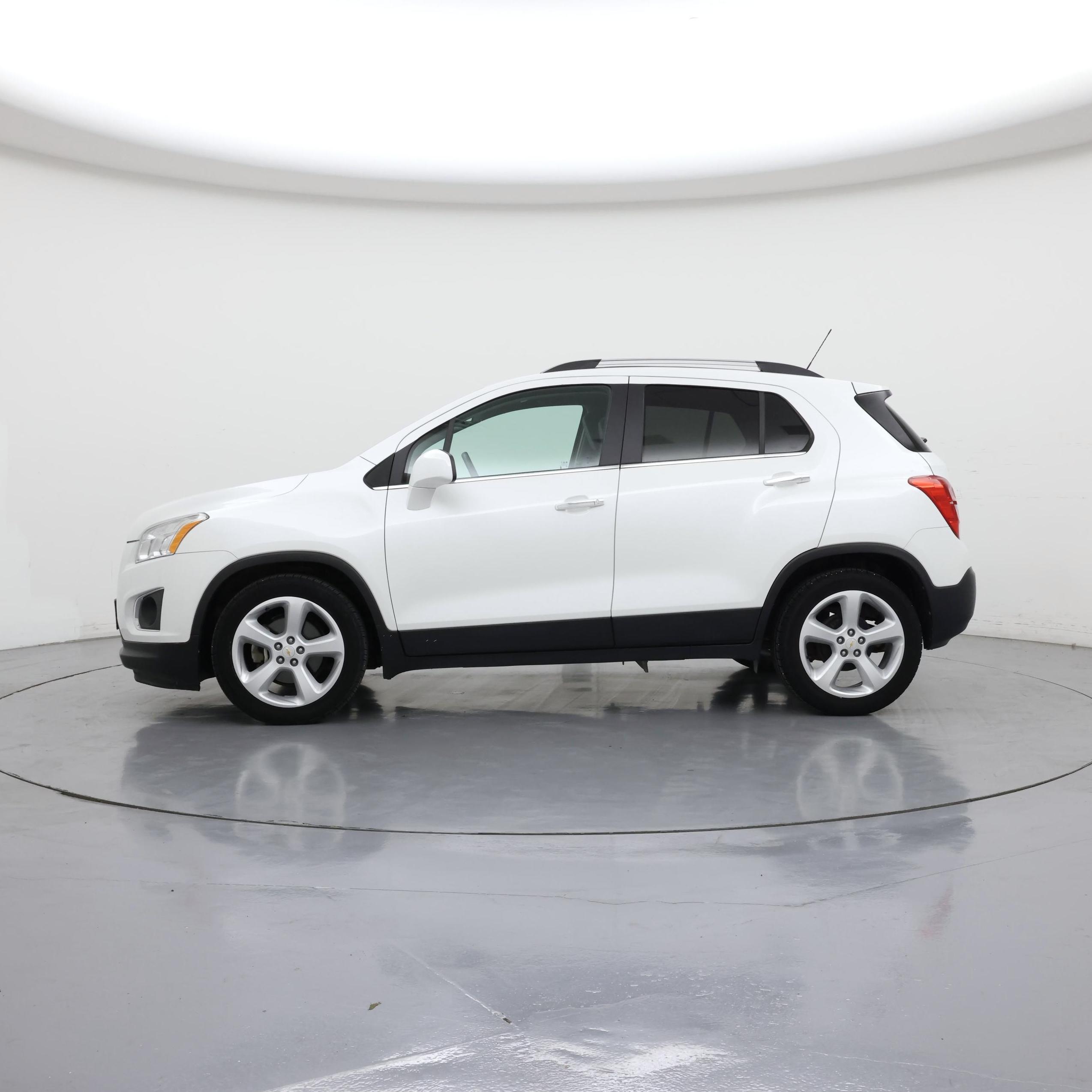 Thumbnail: 2015 Chevrolet Trax - 3