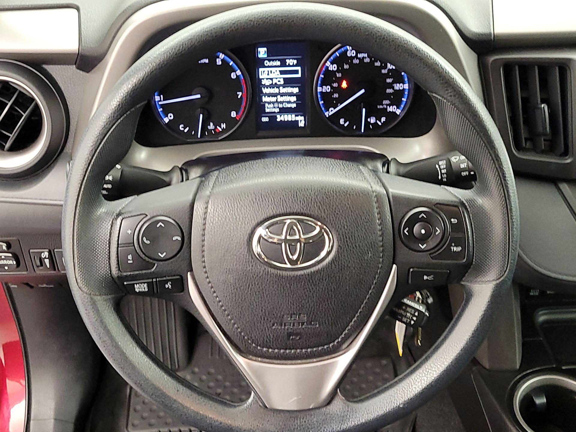 Thumbnail: 2018 Toyota RAV4 - 10