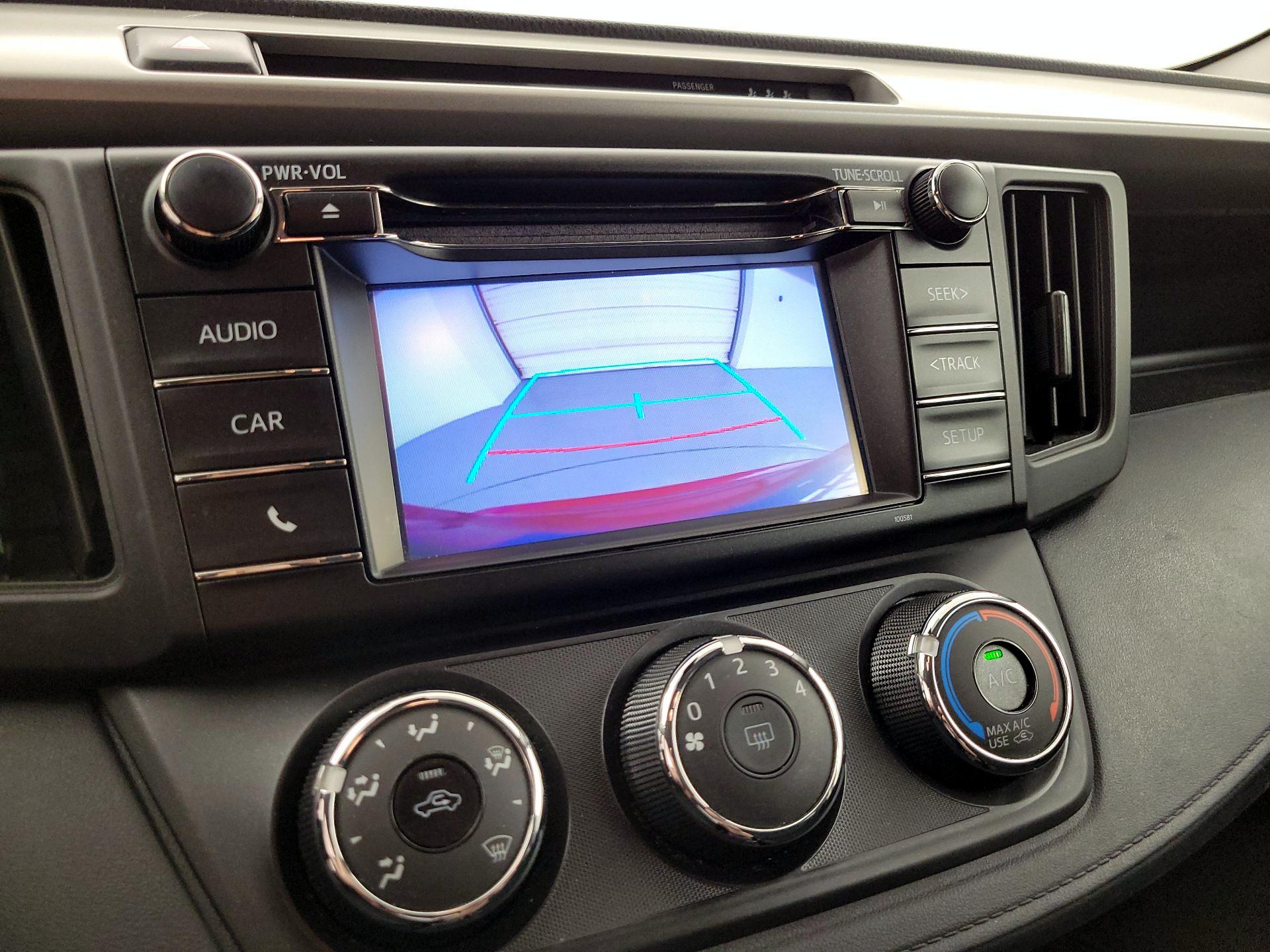 Thumbnail: 2018 Toyota RAV4 - 14