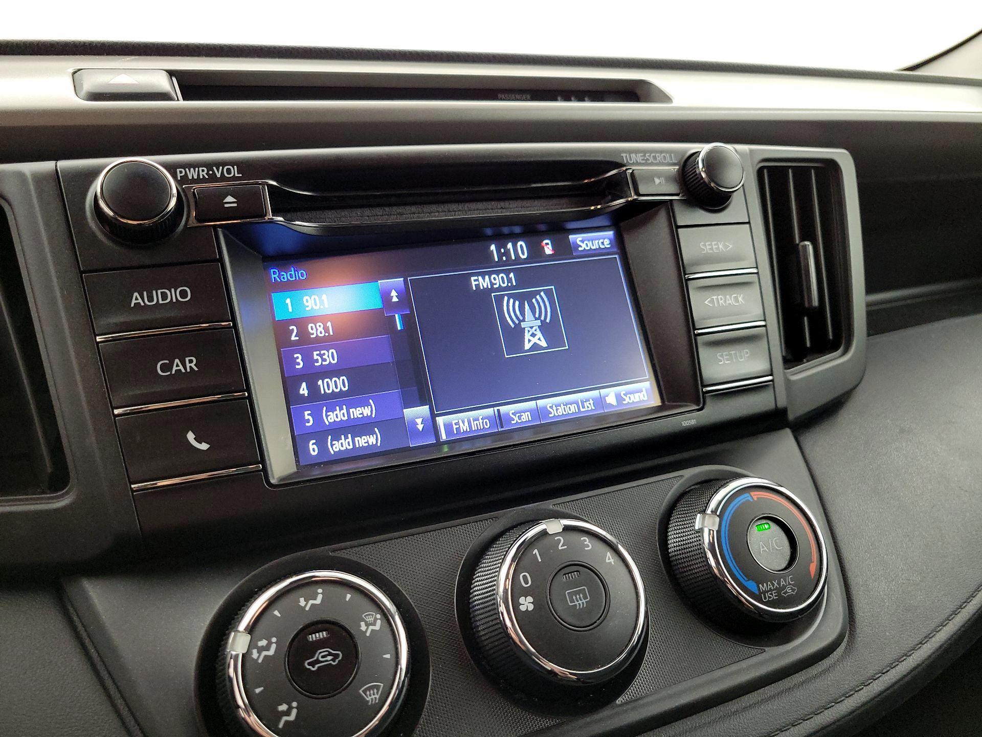 Thumbnail: 2018 Toyota RAV4 - 15