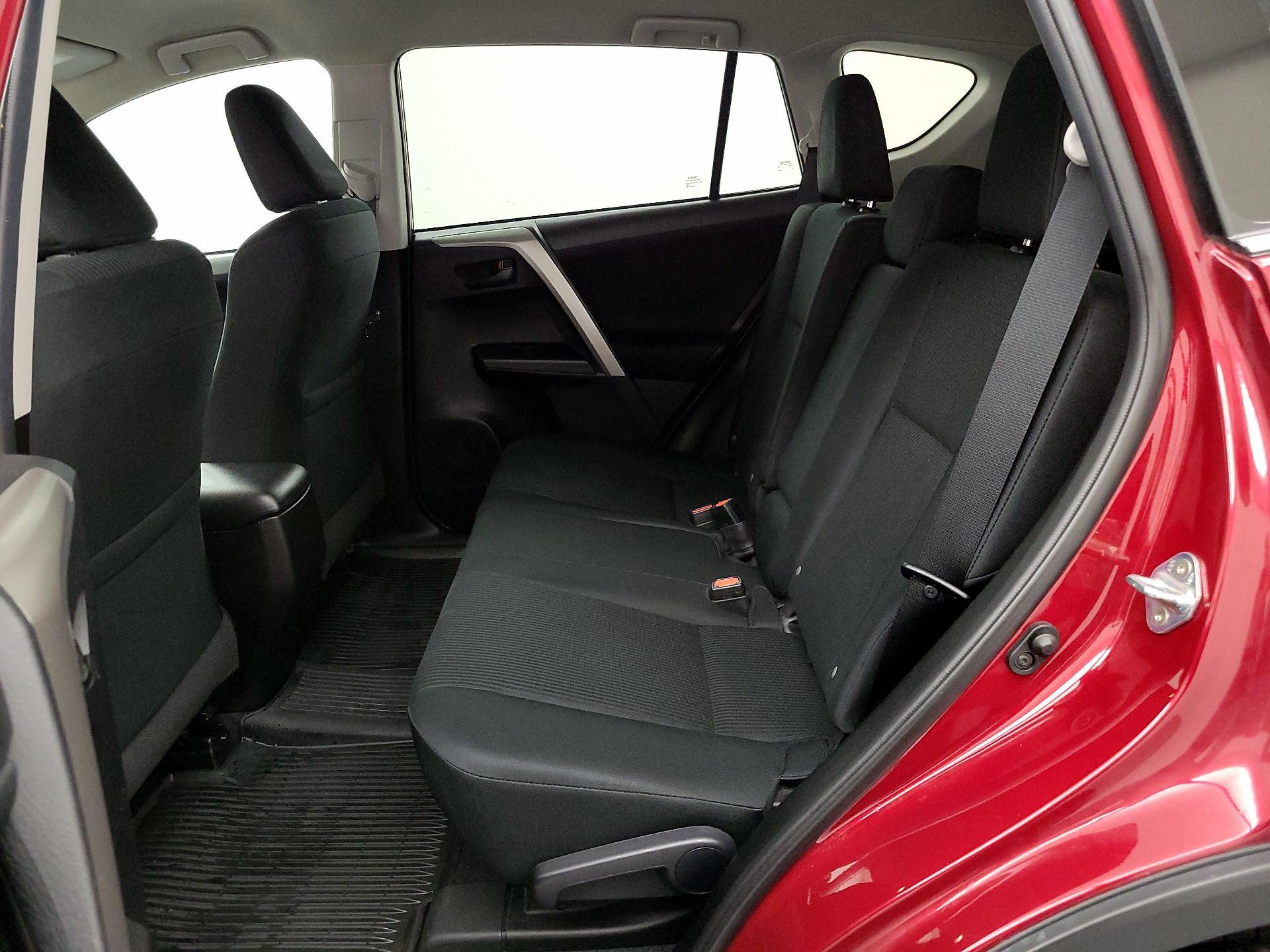 Thumbnail: 2018 Toyota RAV4 - 19