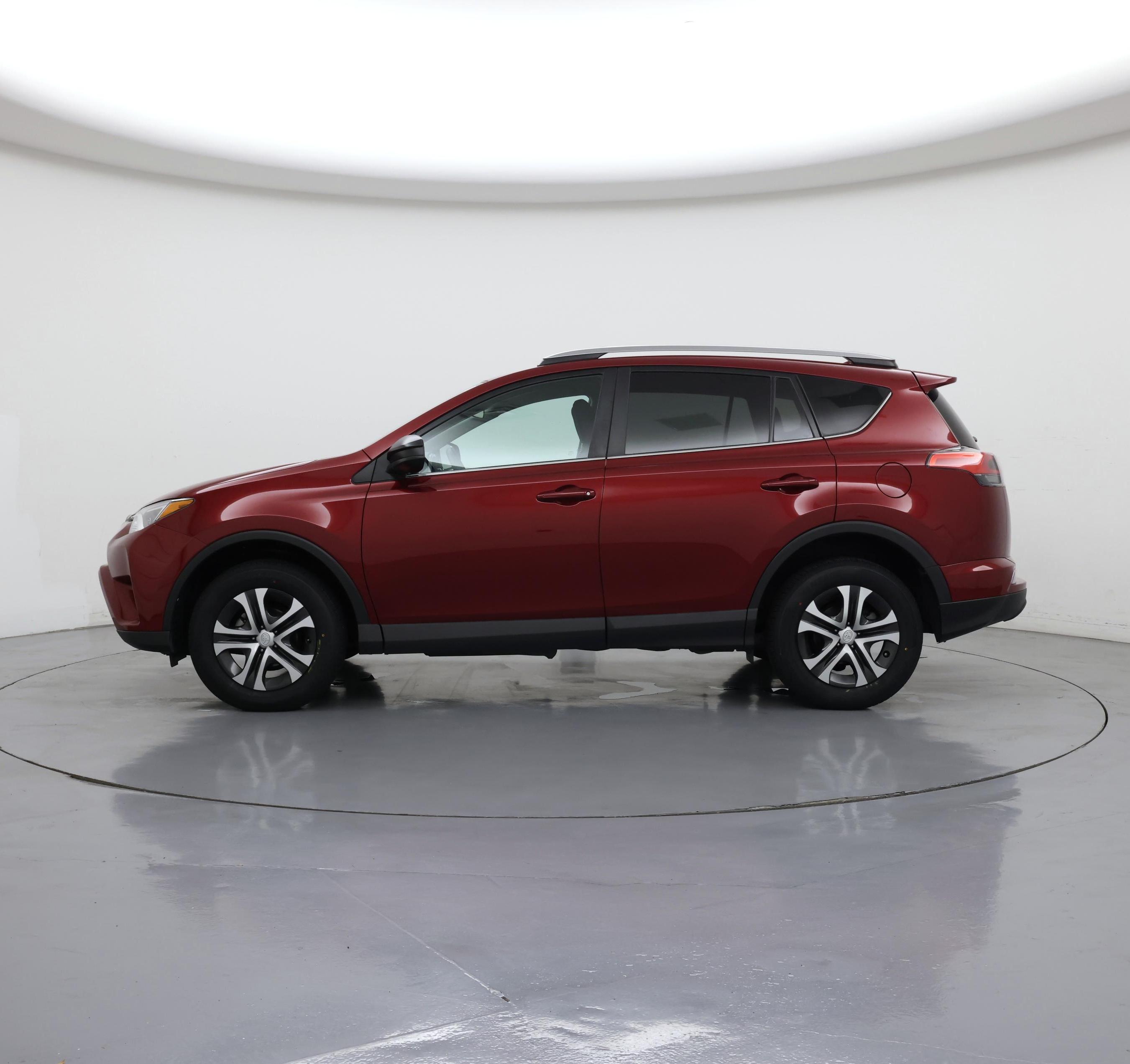 Thumbnail: 2018 Toyota RAV4 - 3